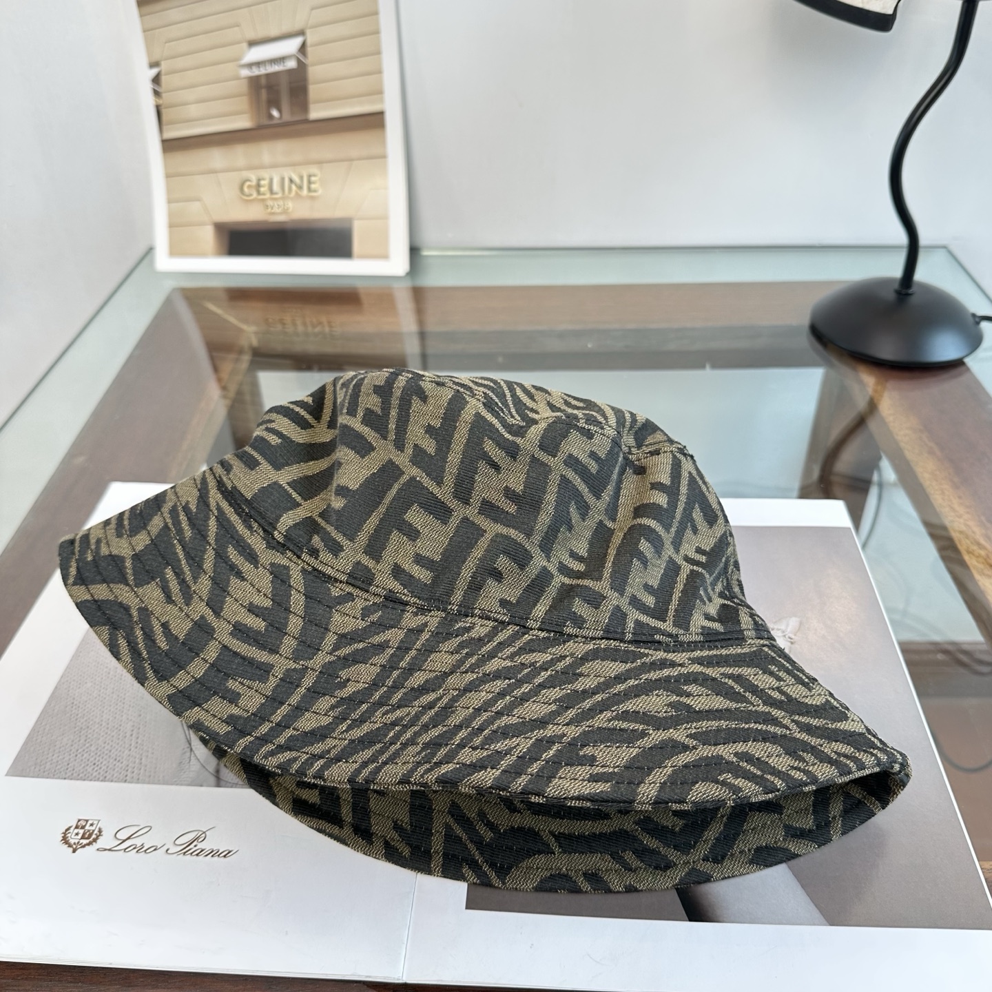 Fendi fendi芬迪 渔夫帽 款 轻盈透气。完美版型，对格精准无误， 品质，独家 摄，男女适用