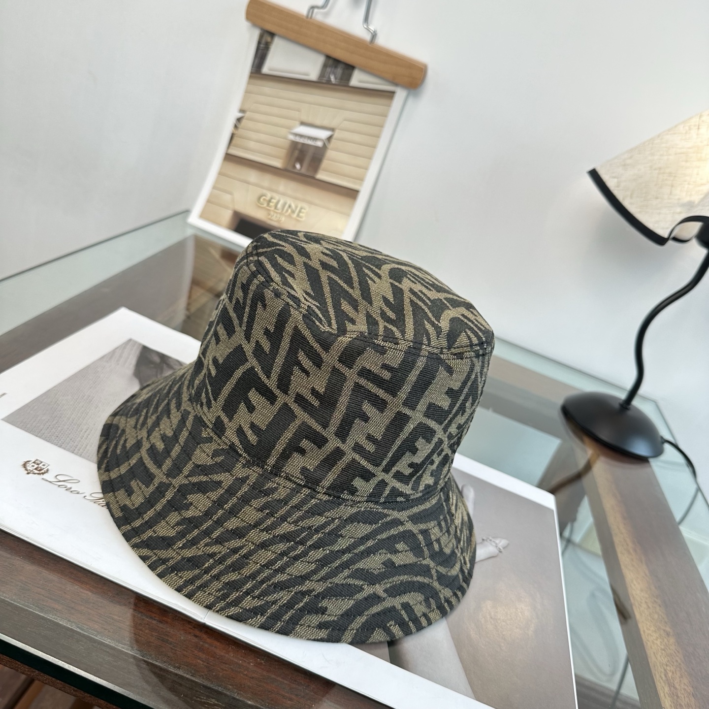 Fendi fendi芬迪 渔夫帽 款 轻盈透气。完美版型，对格精准无误， 品质，独家 摄，男女适用