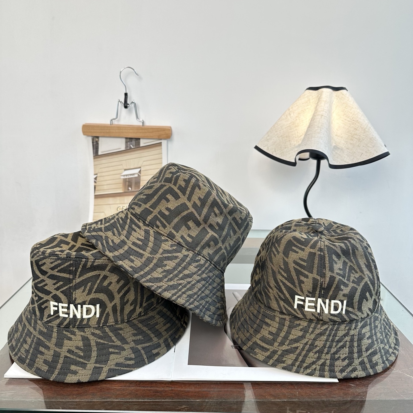 Fendi fendi芬迪 渔夫帽 款 轻盈透气。完美版型，对格精准无误， 品质，独家 摄，男女适用