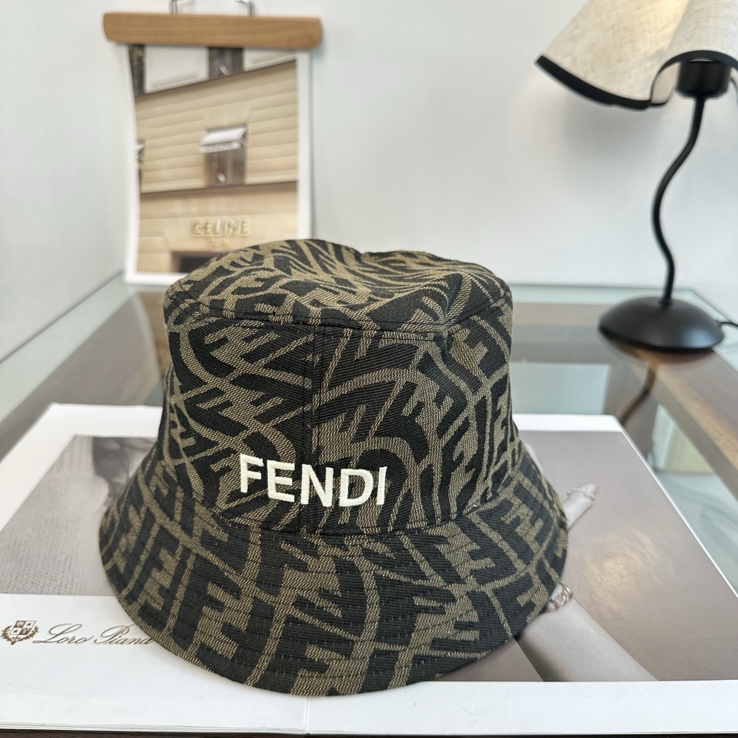 Fendi fendi芬迪 渔夫帽 款 轻盈透气。完美版型，对格精准无误， 品质，独家 摄，男女适用