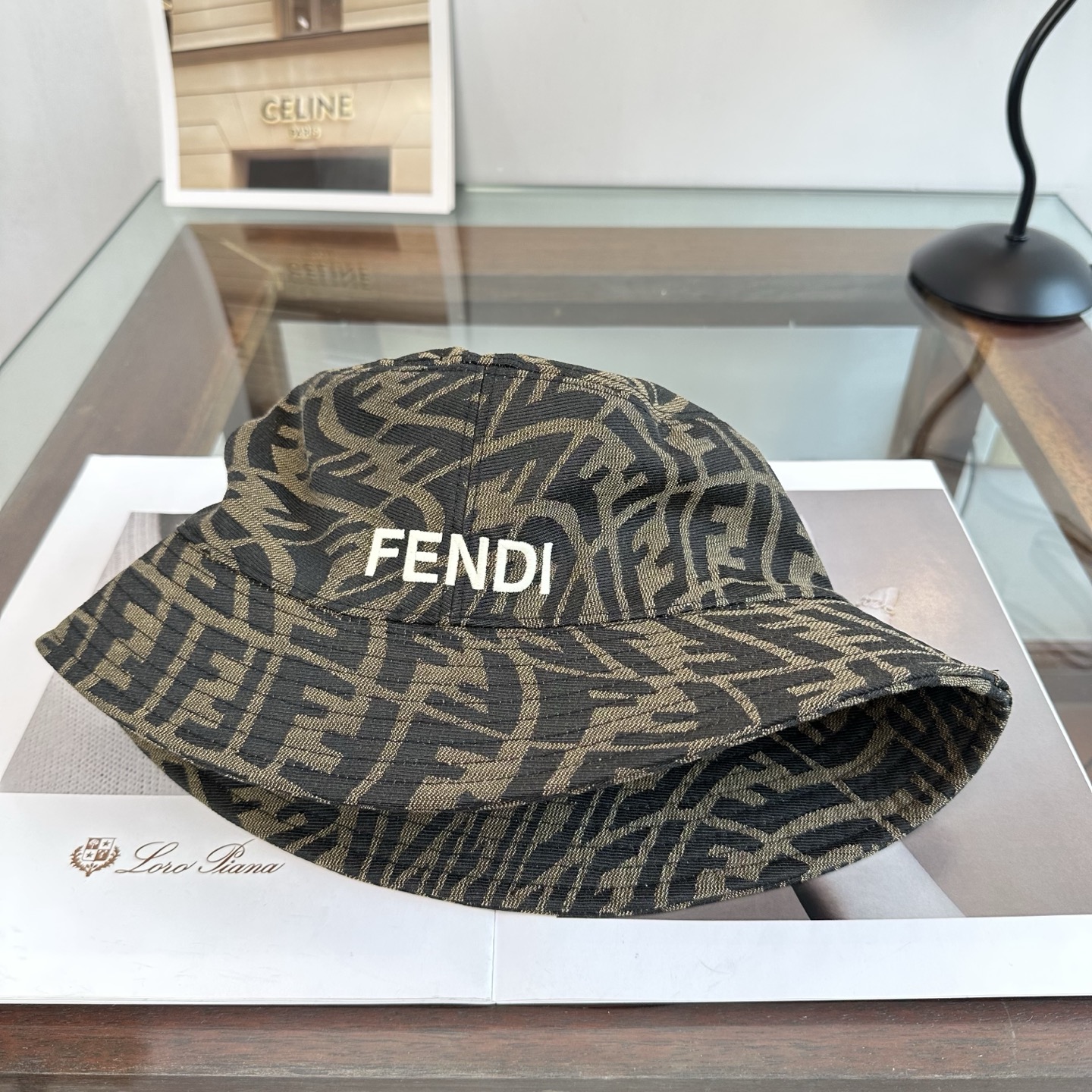 Fendi fendi芬迪 渔夫帽 款 轻盈透气。完美版型，对格精准无误， 品质，独家 摄，男女适用