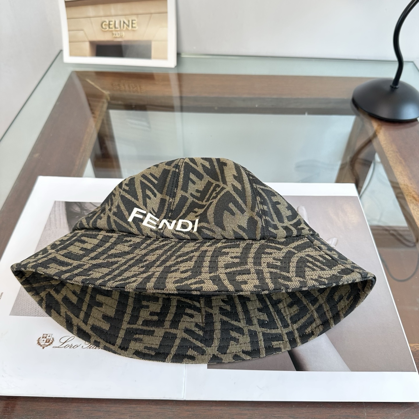 Fendi fendi芬迪 渔夫帽 款 轻盈透气。完美版型，对格精准无误， 品质，独家 摄，男女适用