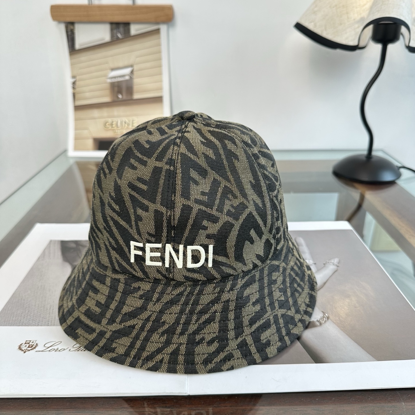 Fendi fendi芬迪 渔夫帽 款 轻盈透气。完美版型，对格精准无误， 品质，独家 摄，男女适用