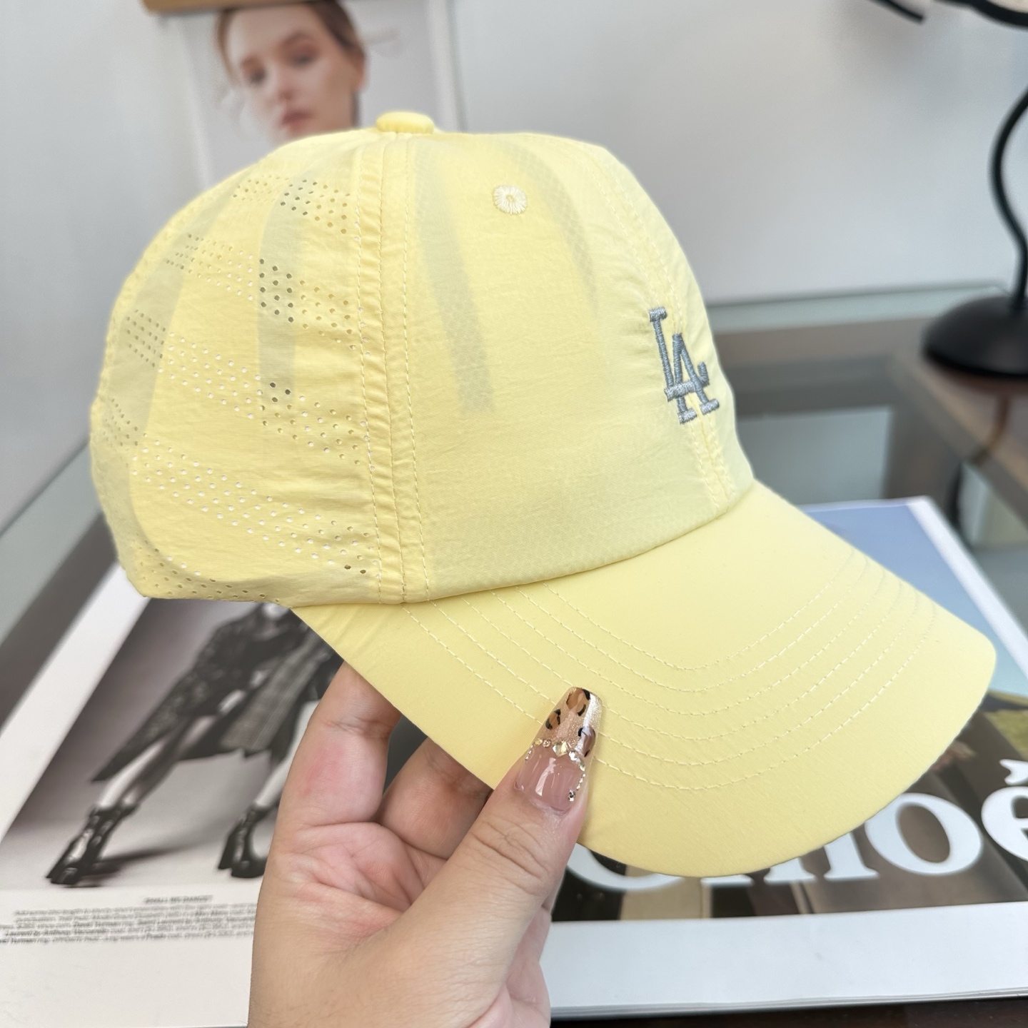 LA 棒球帽纯色系给足街头风，时尚达人挚爱的色调精选效果超完美！细节做工无可挑剔！男女同款！