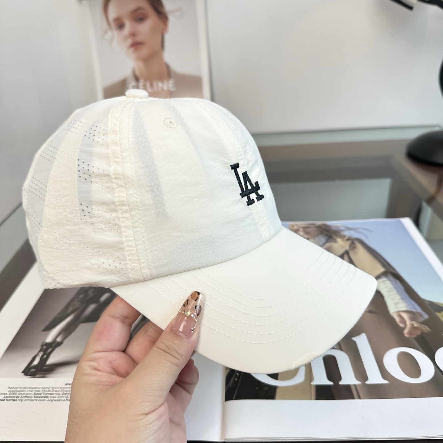 LA 棒球帽纯色系给足街头风，时尚达人挚爱的色调精选效果超完美！细节做工无可挑剔！男女同款！