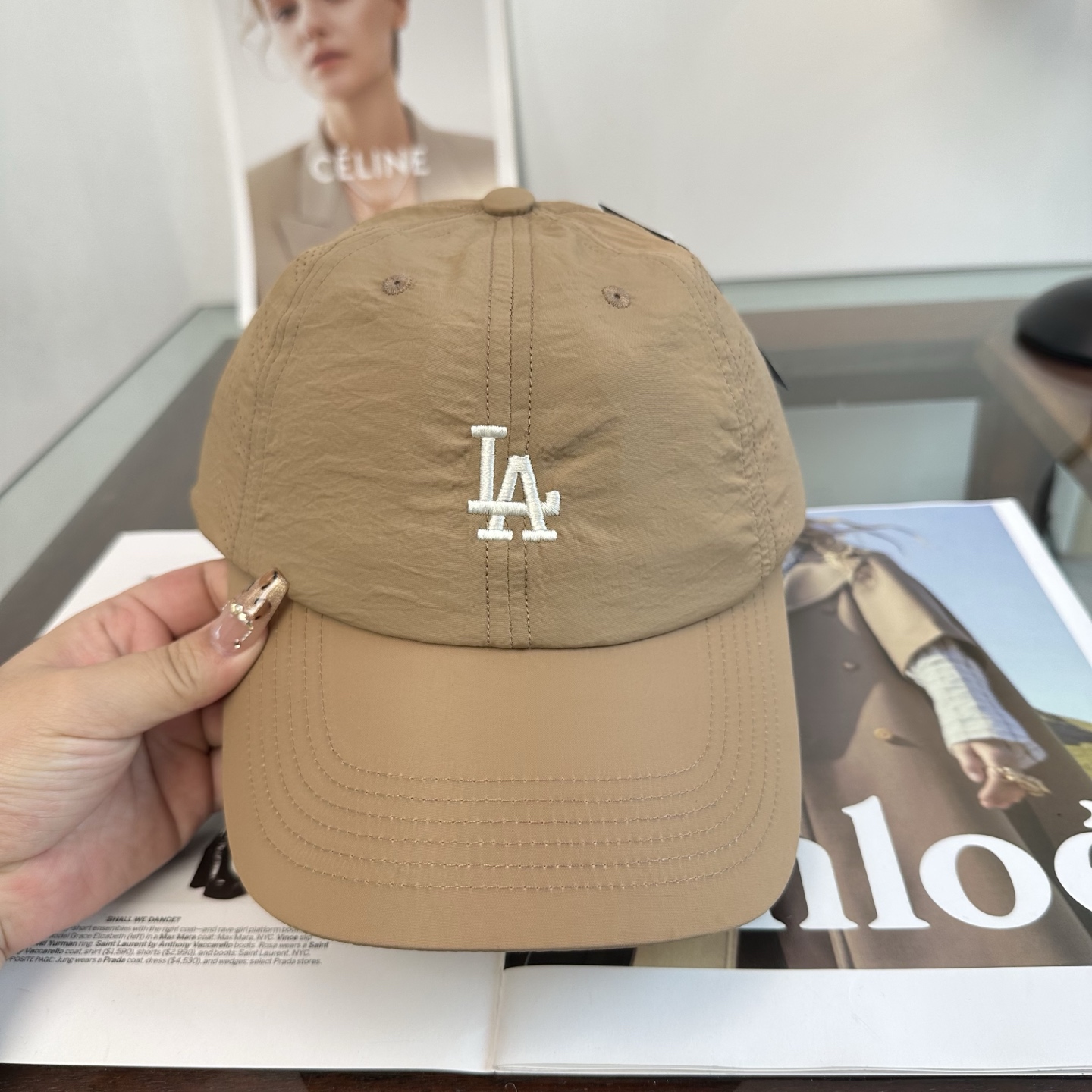 LA 棒球帽纯色系给足街头风，时尚达人挚爱的色调精选效果超完美！细节做工无可挑剔！男女同款！