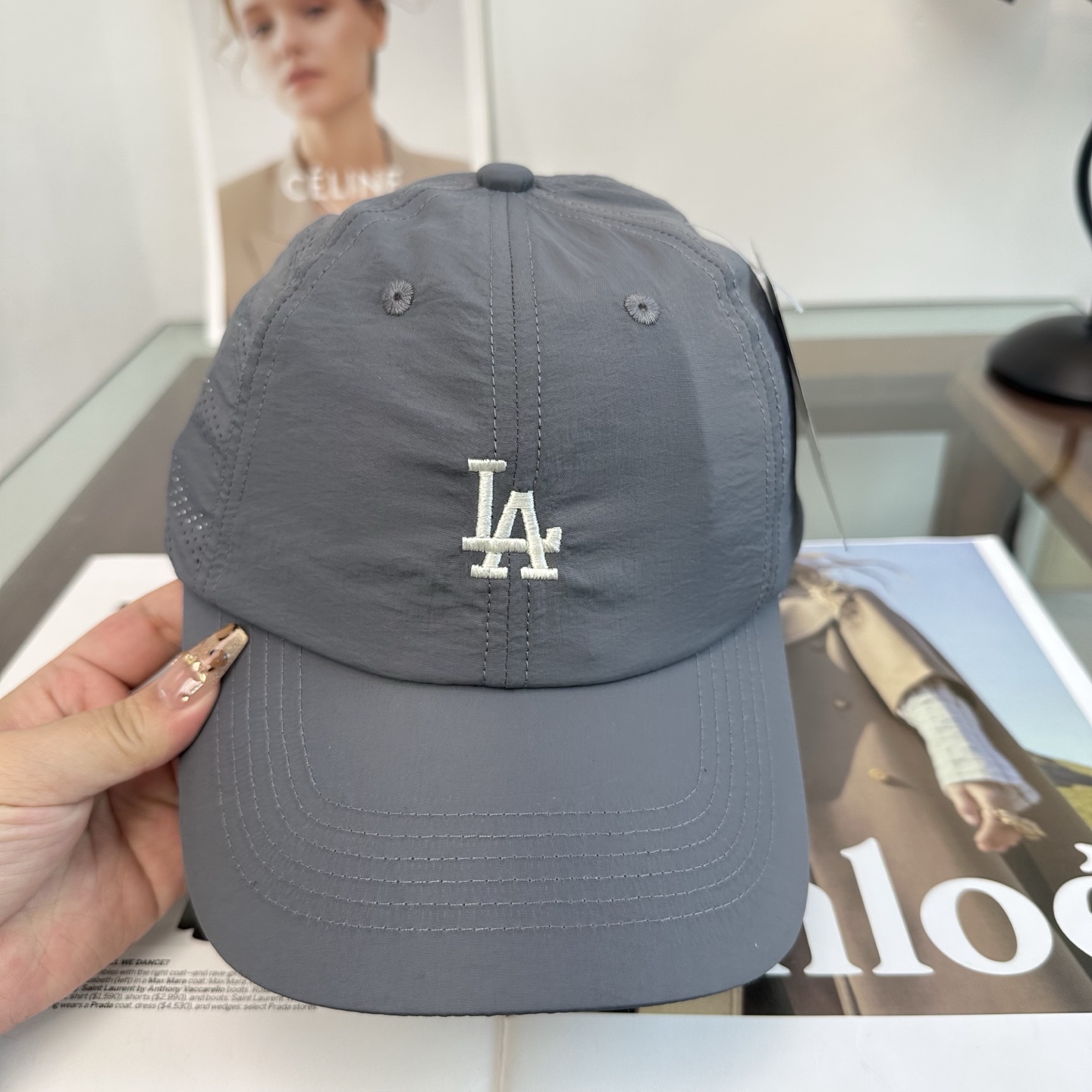 LA 棒球帽纯色系给足街头风，时尚达人挚爱的色调精选效果超完美！细节做工无可挑剔！男女同款！