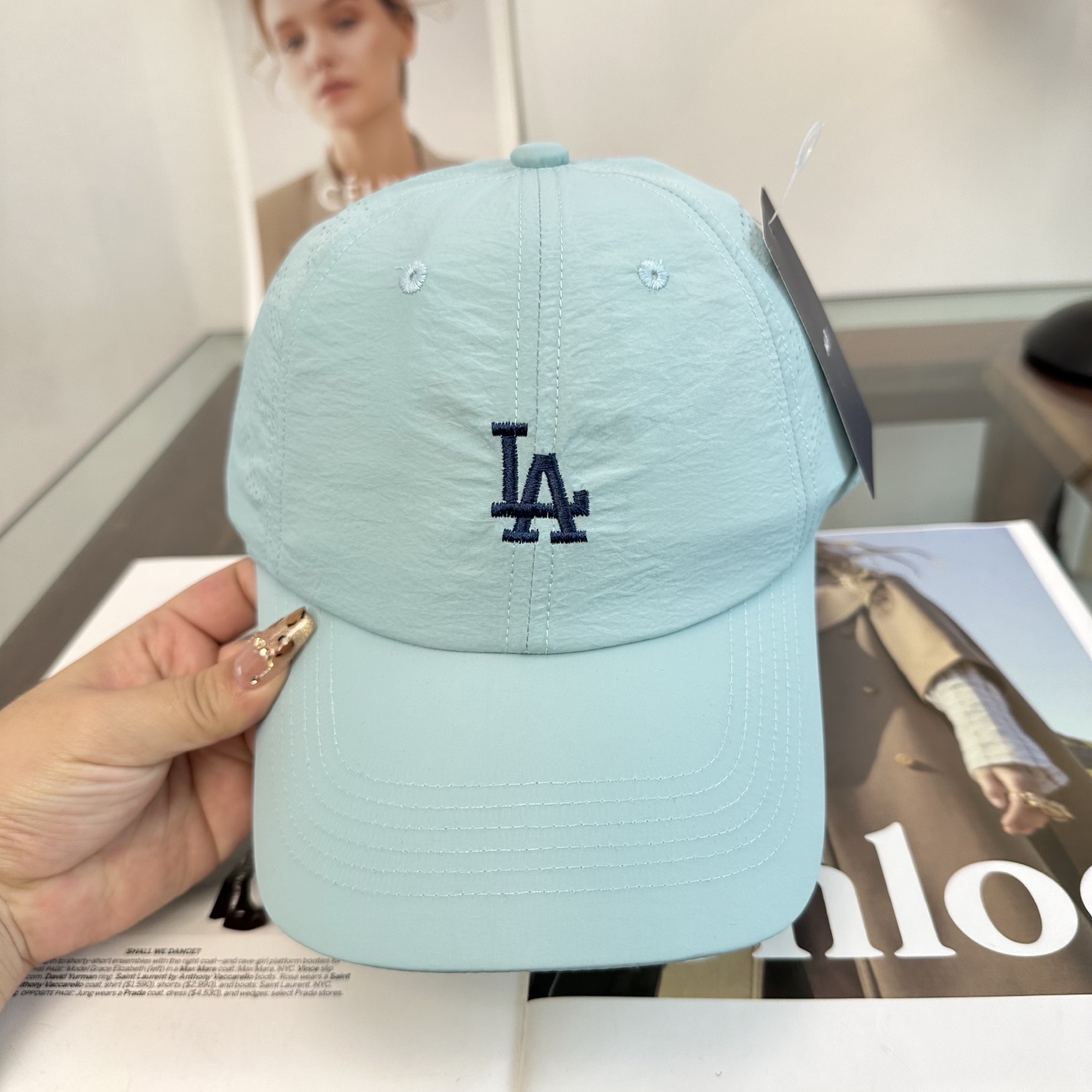 LA 棒球帽纯色系给足街头风，时尚达人挚爱的色调精选效果超完美！细节做工无可挑剔！男女同款！