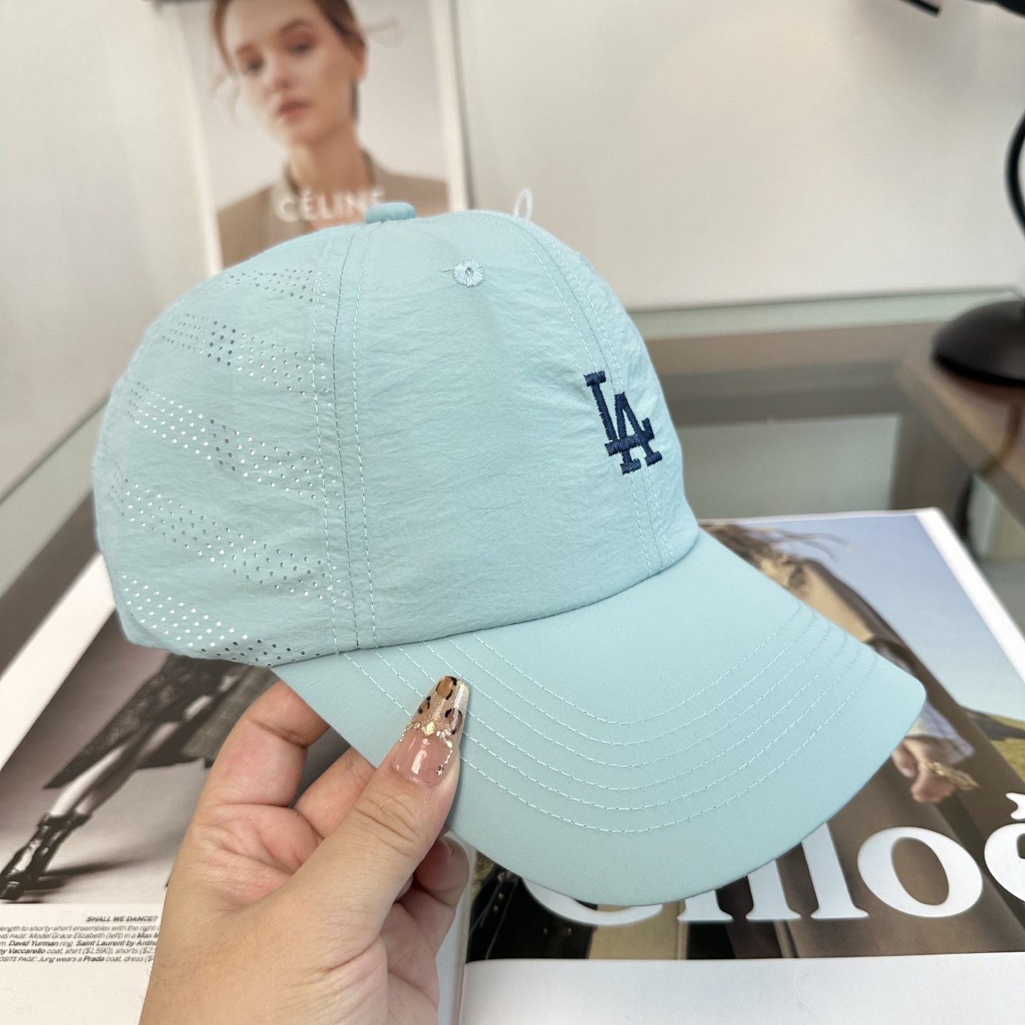 LA 棒球帽纯色系给足街头风，时尚达人挚爱的色调精选效果超完美！细节做工无可挑剔！男女同款！