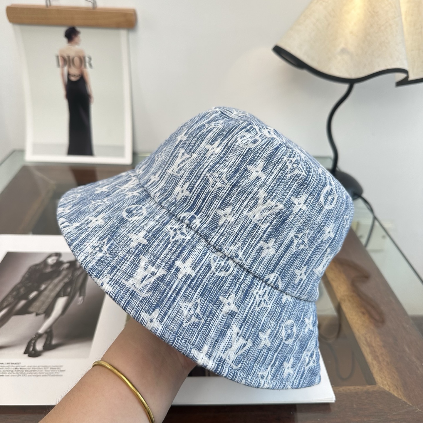 Louis Vuitton LV路易威登 渔夫帽 款 轻盈透气。完美版型，对格精准无误， 品质，独家 摄，男女适用