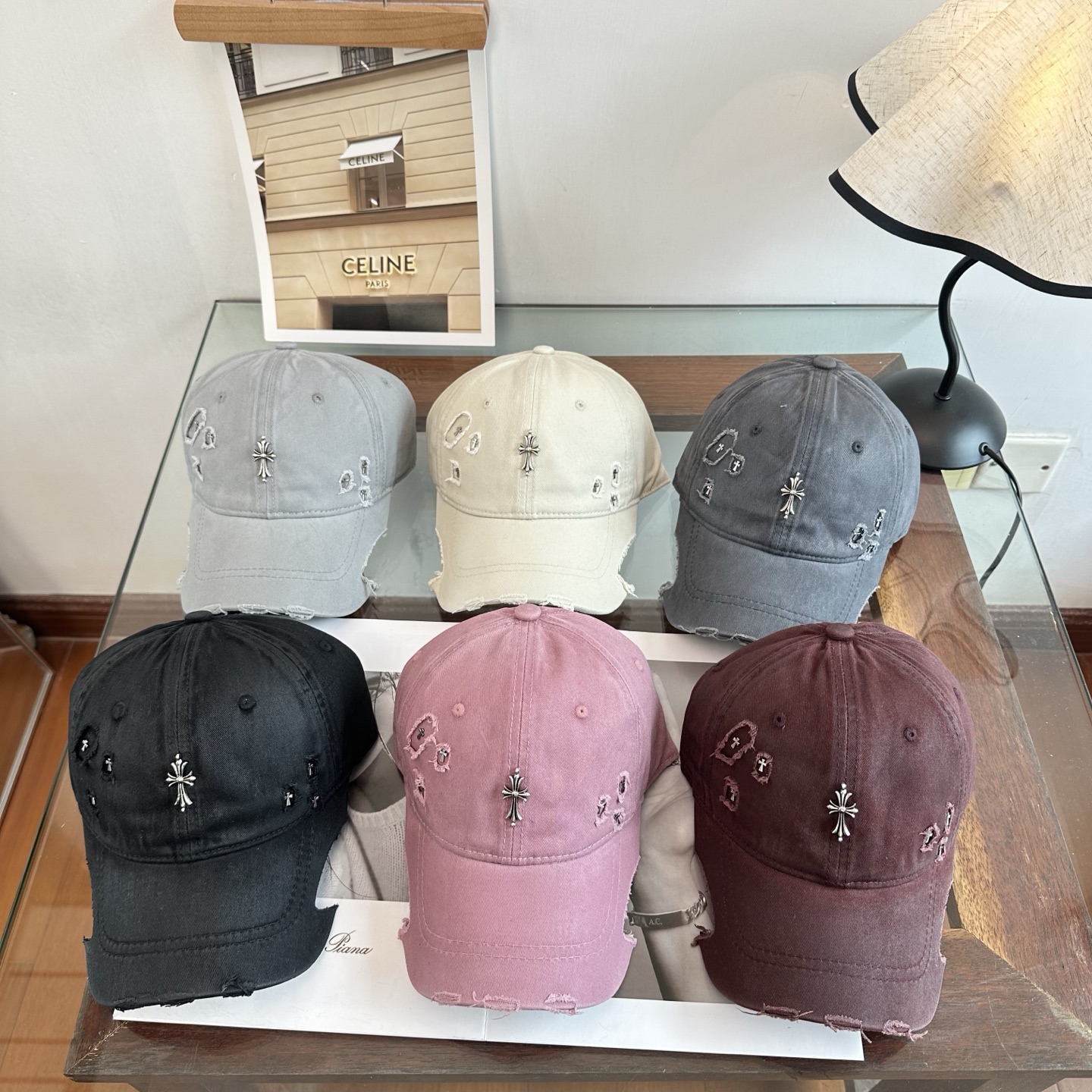 Chrome Hearts Chrome hearts 克罗心 新款十字架 高品质棒球帽，高端定制版 博主同款 墙裂推荐 质量巨好 谁戴谁 ~