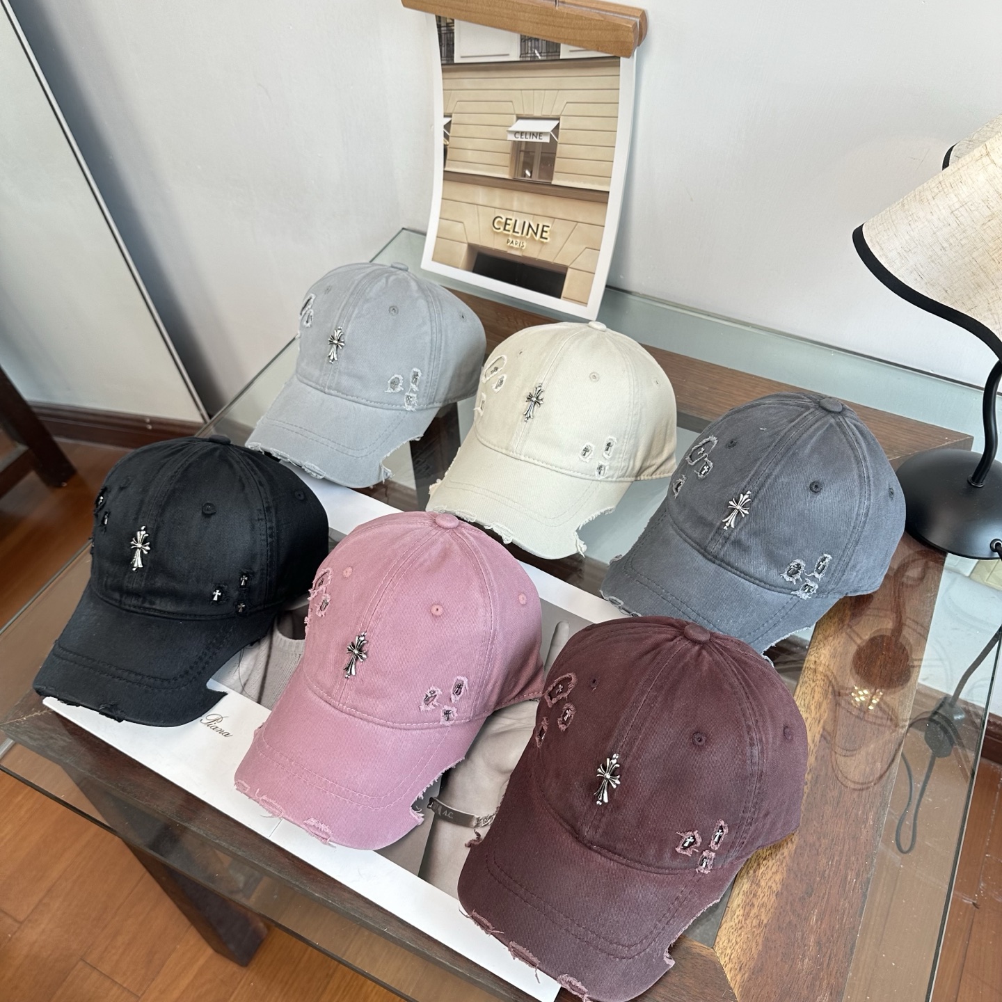 Chrome Hearts Chrome hearts 克罗心 新款十字架 高品质棒球帽，高端定制版 博主同款 墙裂推荐 质量巨好 谁戴谁 ~