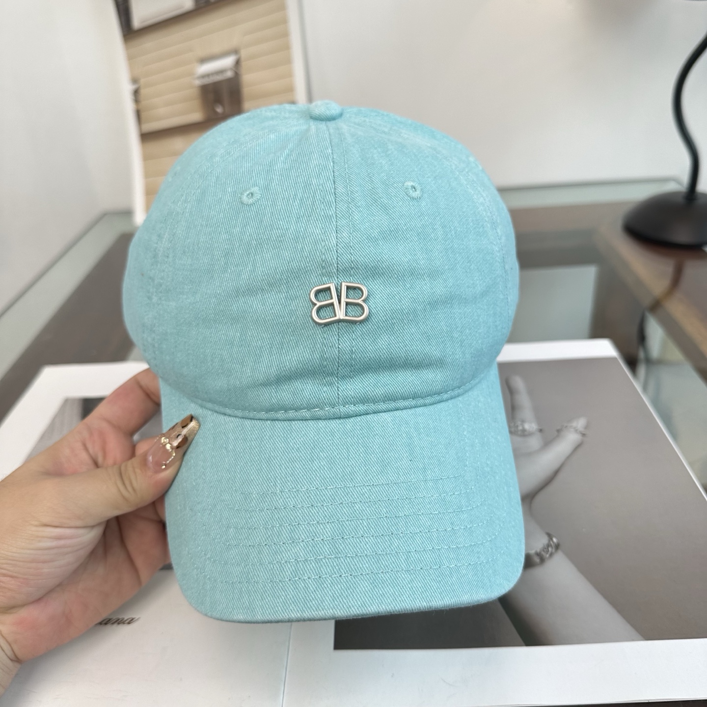 新品Balenciaga 巴黎世家字母新款棒球帽 现货秒发🧢简约时尚超级无敌好看的帽子！情侣款！
