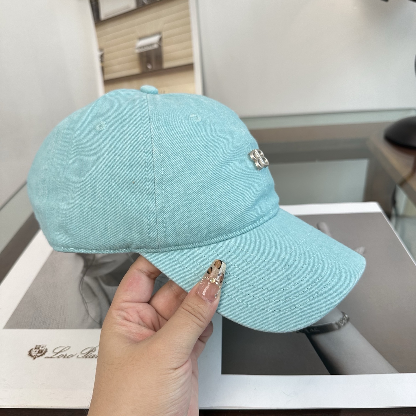 新品Balenciaga 巴黎世家字母新款棒球帽 现货秒发🧢简约时尚超级无敌好看的帽子！情侣款！
