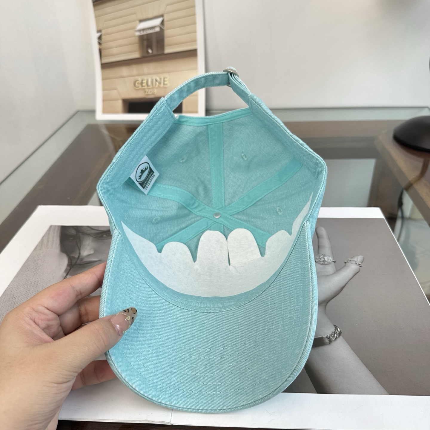 新品Balenciaga 巴黎世家字母新款棒球帽 现货秒发🧢简约时尚超级无敌好看的帽子！情侣款！