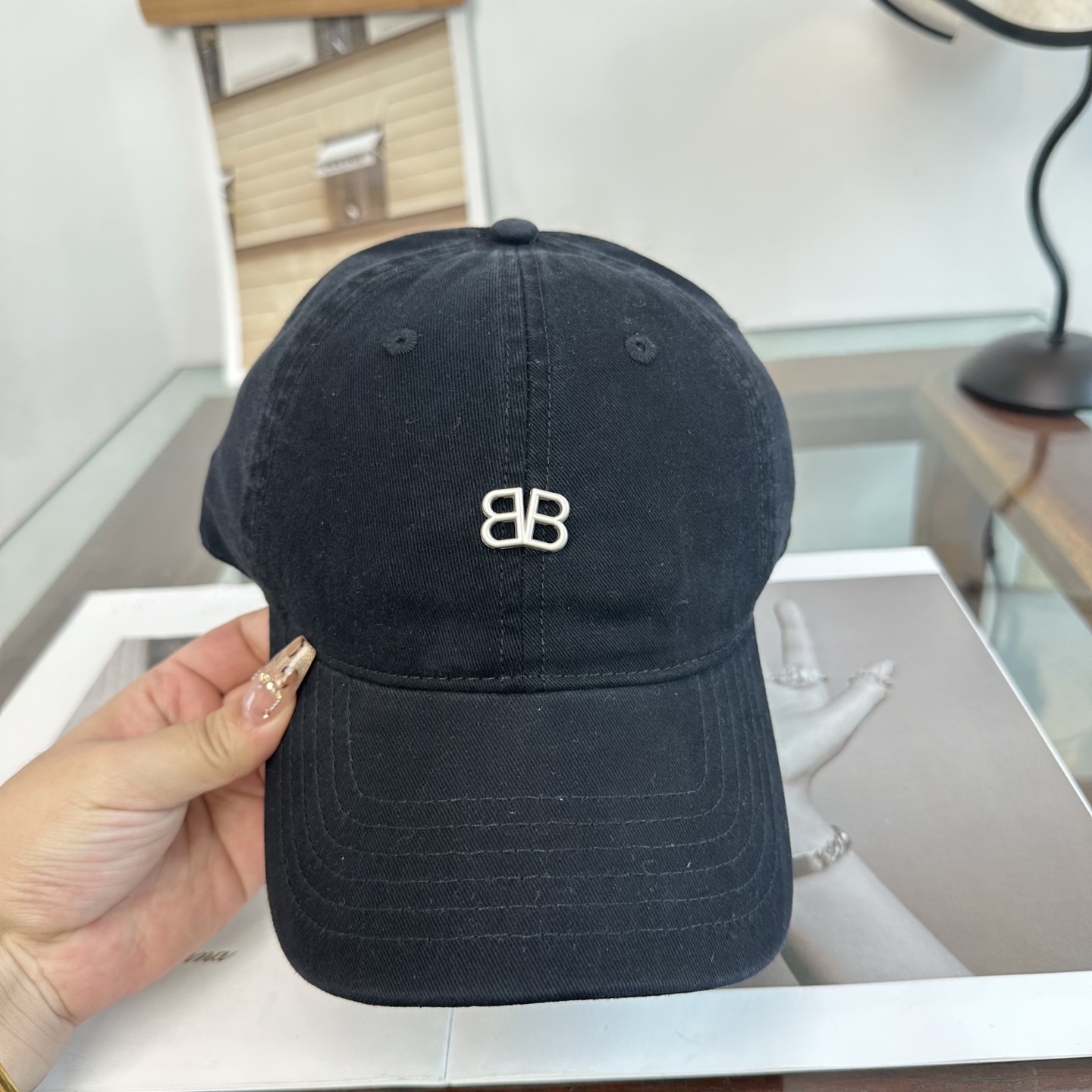 新品Balenciaga 巴黎世家字母新款棒球帽 现货秒发🧢简约时尚超级无敌好看的帽子！情侣款！