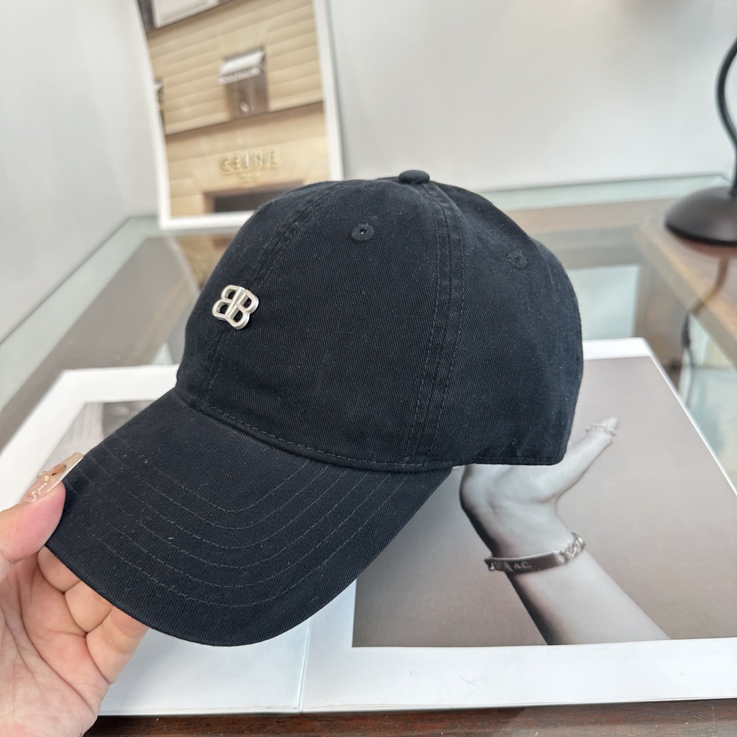新品Balenciaga 巴黎世家字母新款棒球帽 现货秒发🧢简约时尚超级无敌好看的帽子！情侣款！