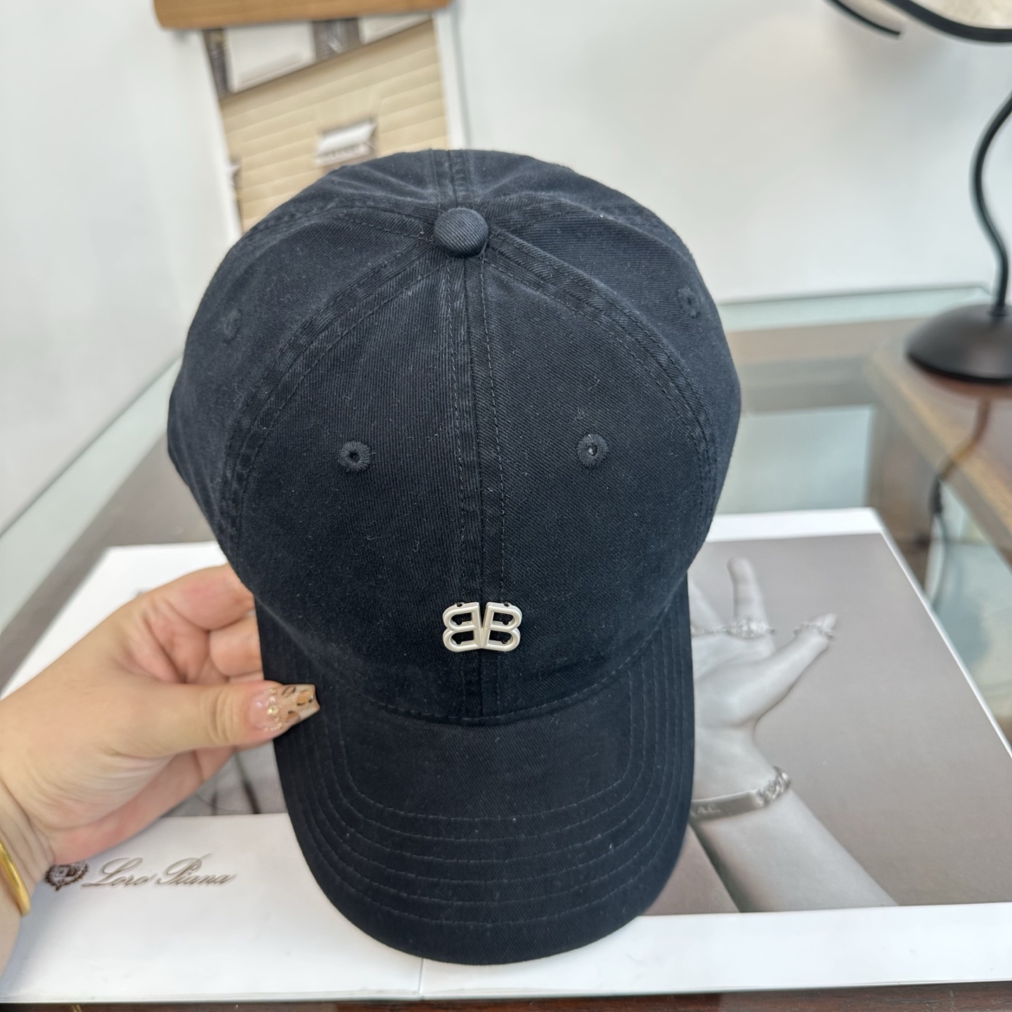 新品Balenciaga 巴黎世家字母新款棒球帽 现货秒发🧢简约时尚超级无敌好看的帽子！情侣款！