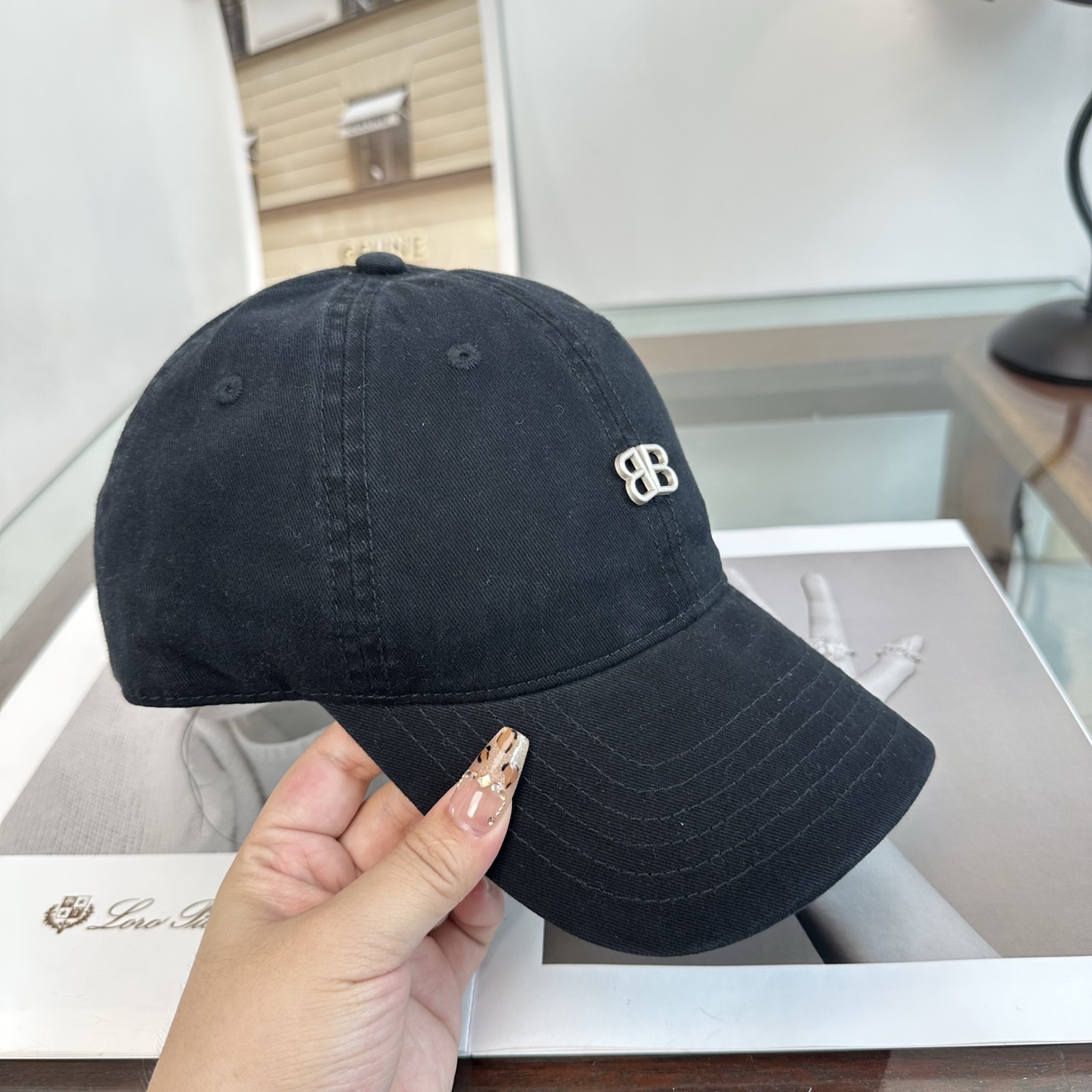 新品Balenciaga 巴黎世家字母新款棒球帽 现货秒发🧢简约时尚超级无敌好看的帽子！情侣款！