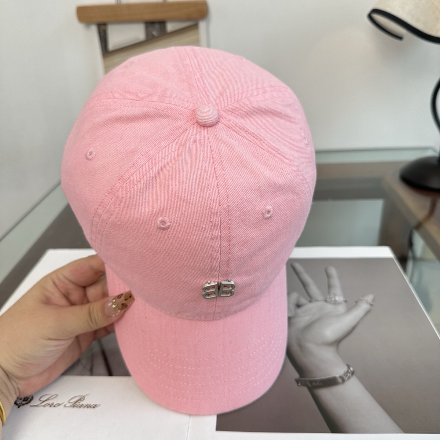 新品Balenciaga 巴黎世家字母新款棒球帽 现货秒发🧢简约时尚超级无敌好看的帽子！情侣款！