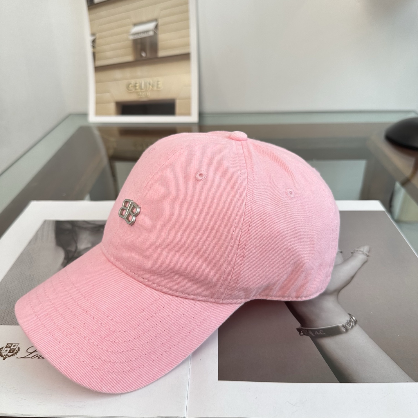 新品Balenciaga 巴黎世家字母新款棒球帽 现货秒发🧢简约时尚超级无敌好看的帽子！情侣款！