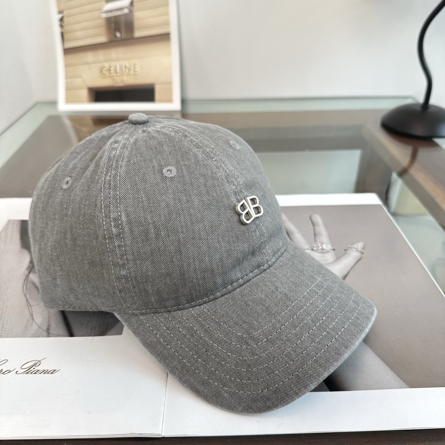新品Balenciaga 巴黎世家字母新款棒球帽 现货秒发🧢简约时尚超级无敌好看的帽子！情侣款！
