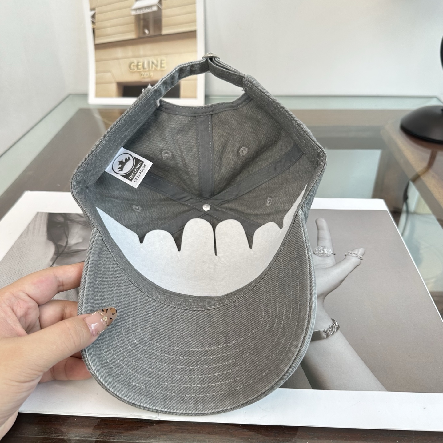 新品Balenciaga 巴黎世家字母新款棒球帽 现货秒发🧢简约时尚超级无敌好看的帽子！情侣款！