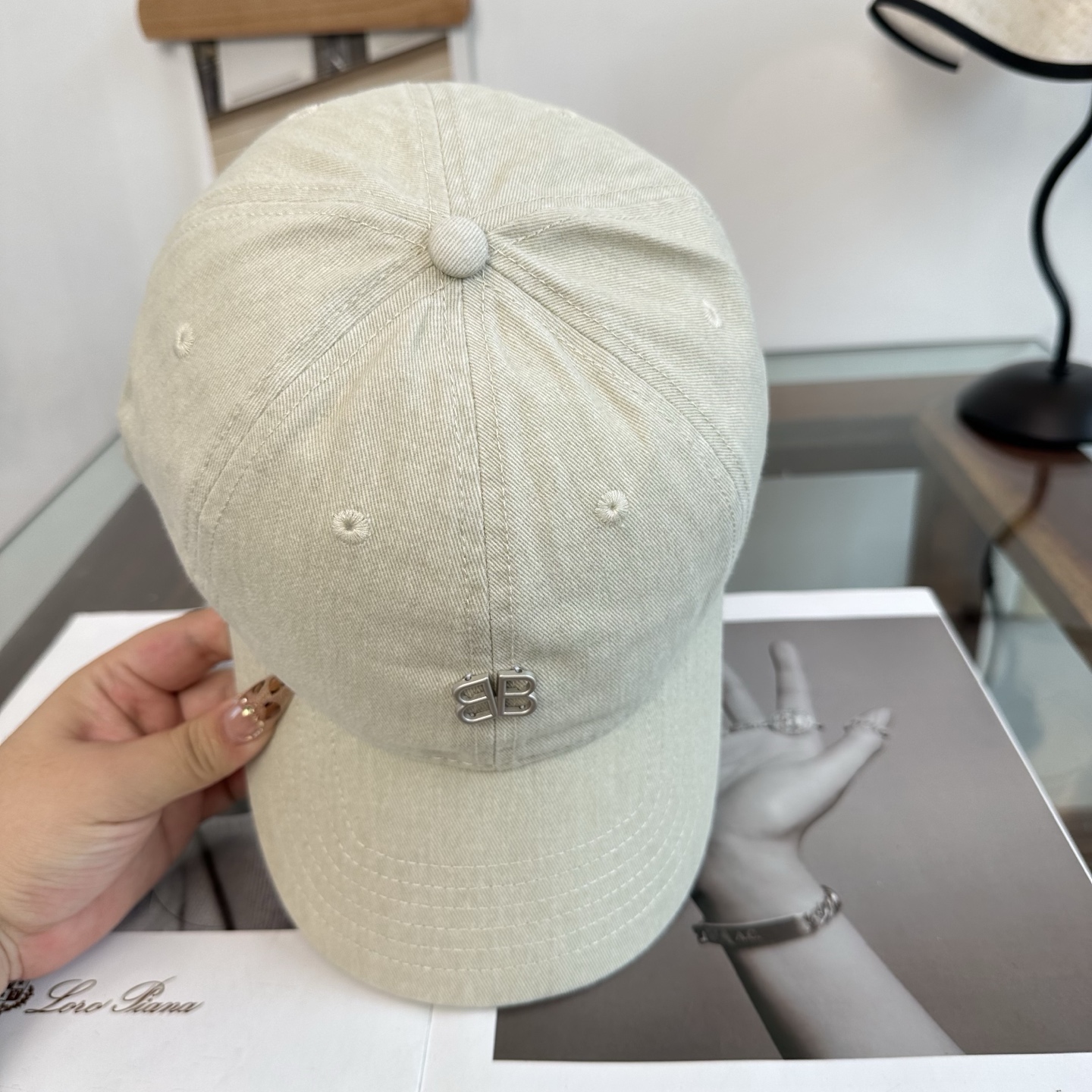 新品Balenciaga 巴黎世家字母新款棒球帽 现货秒发🧢简约时尚超级无敌好看的帽子！情侣款！