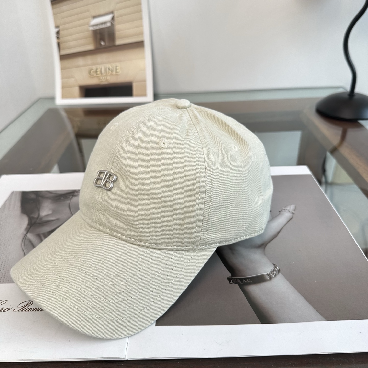 新品Balenciaga 巴黎世家字母新款棒球帽 现货秒发🧢简约时尚超级无敌好看的帽子！情侣款！