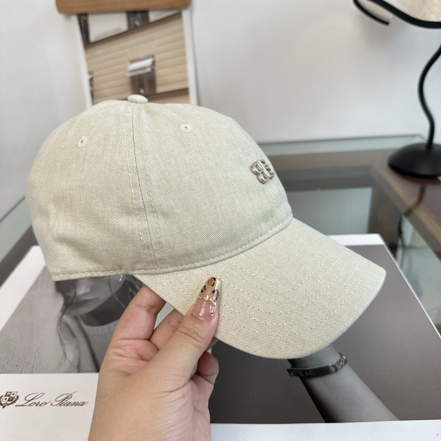 新品Balenciaga 巴黎世家字母新款棒球帽 现货秒发🧢简约时尚超级无敌好看的帽子！情侣款！