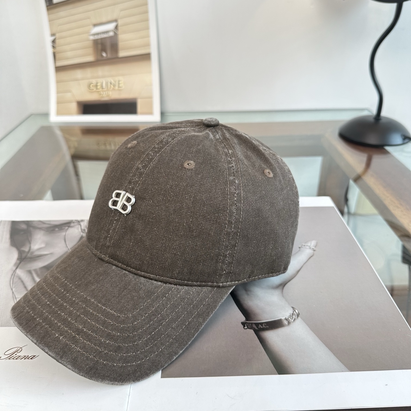 新品Balenciaga 巴黎世家字母新款棒球帽 现货秒发🧢简约时尚超级无敌好看的帽子！情侣款！