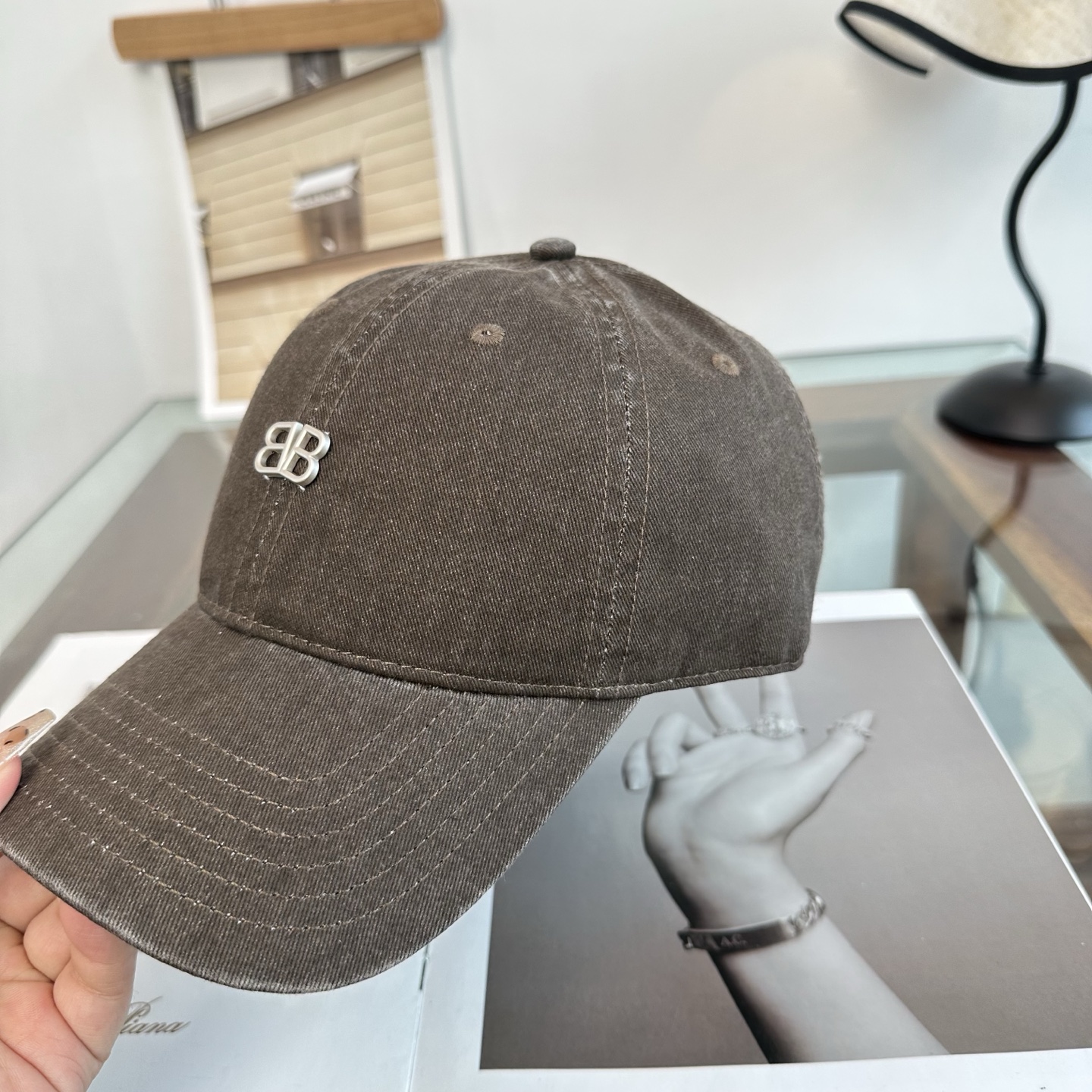 新品Balenciaga 巴黎世家字母新款棒球帽 现货秒发🧢简约时尚超级无敌好看的帽子！情侣款！