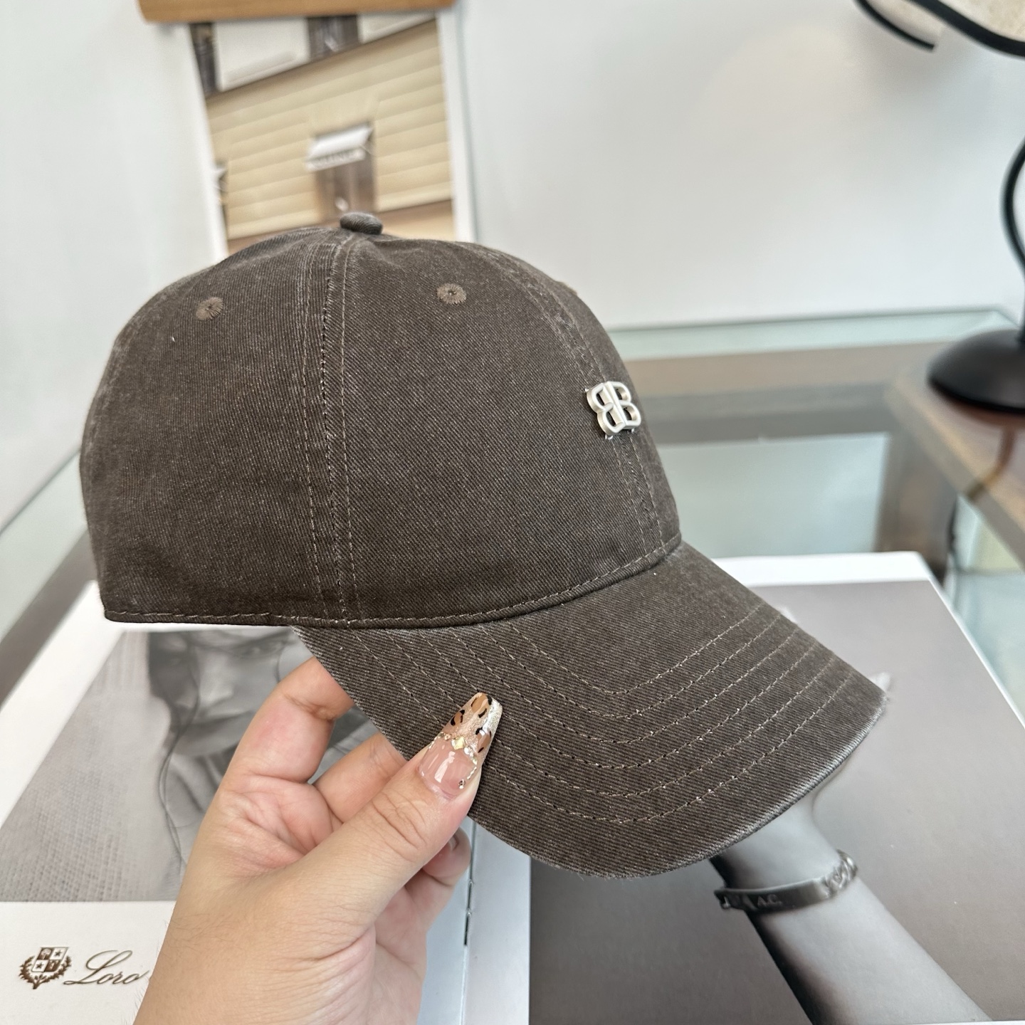 新品Balenciaga 巴黎世家字母新款棒球帽 现货秒发🧢简约时尚超级无敌好看的帽子！情侣款！