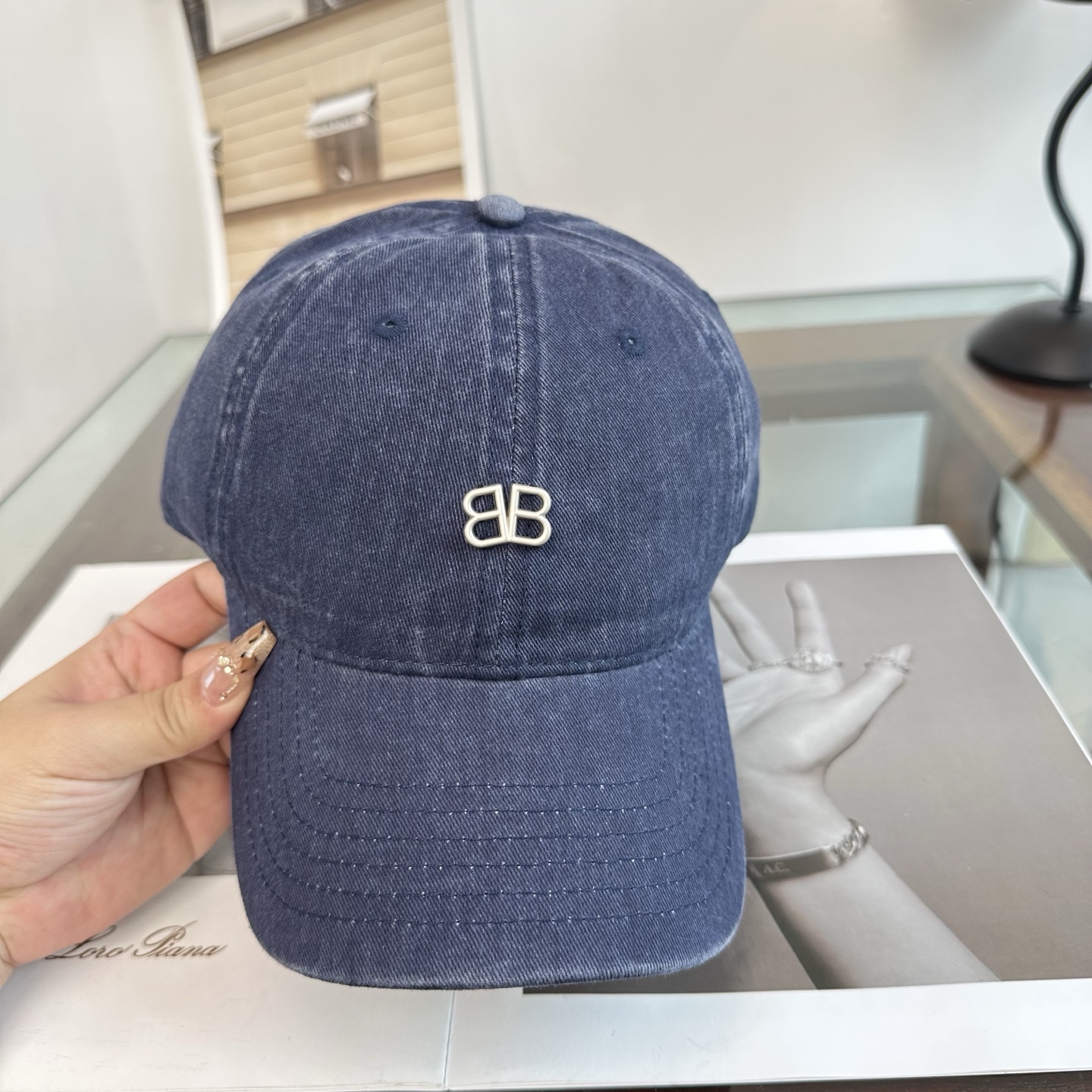 新品Balenciaga 巴黎世家字母新款棒球帽 现货秒发🧢简约时尚超级无敌好看的帽子！情侣款！