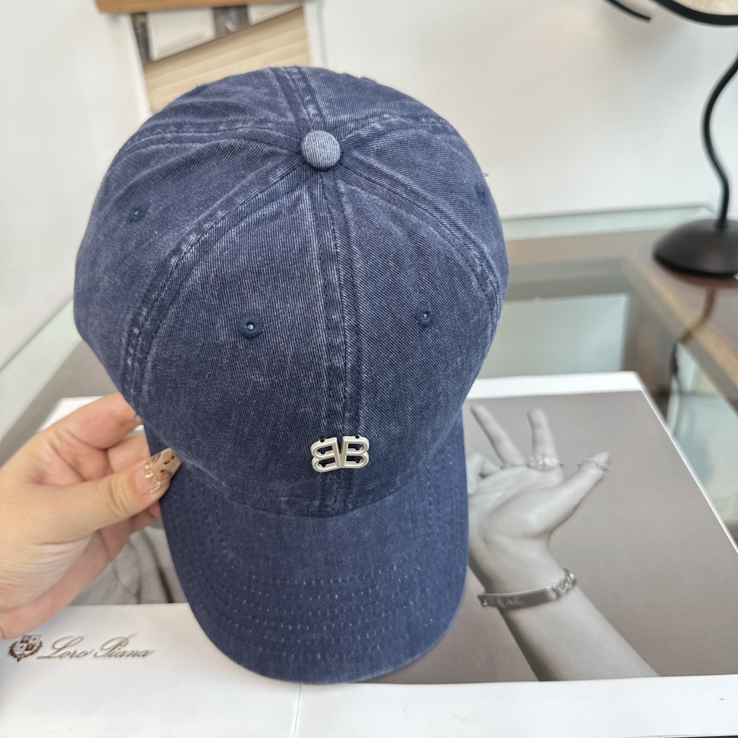 新品Balenciaga 巴黎世家字母新款棒球帽 现货秒发🧢简约时尚超级无敌好看的帽子！情侣款！