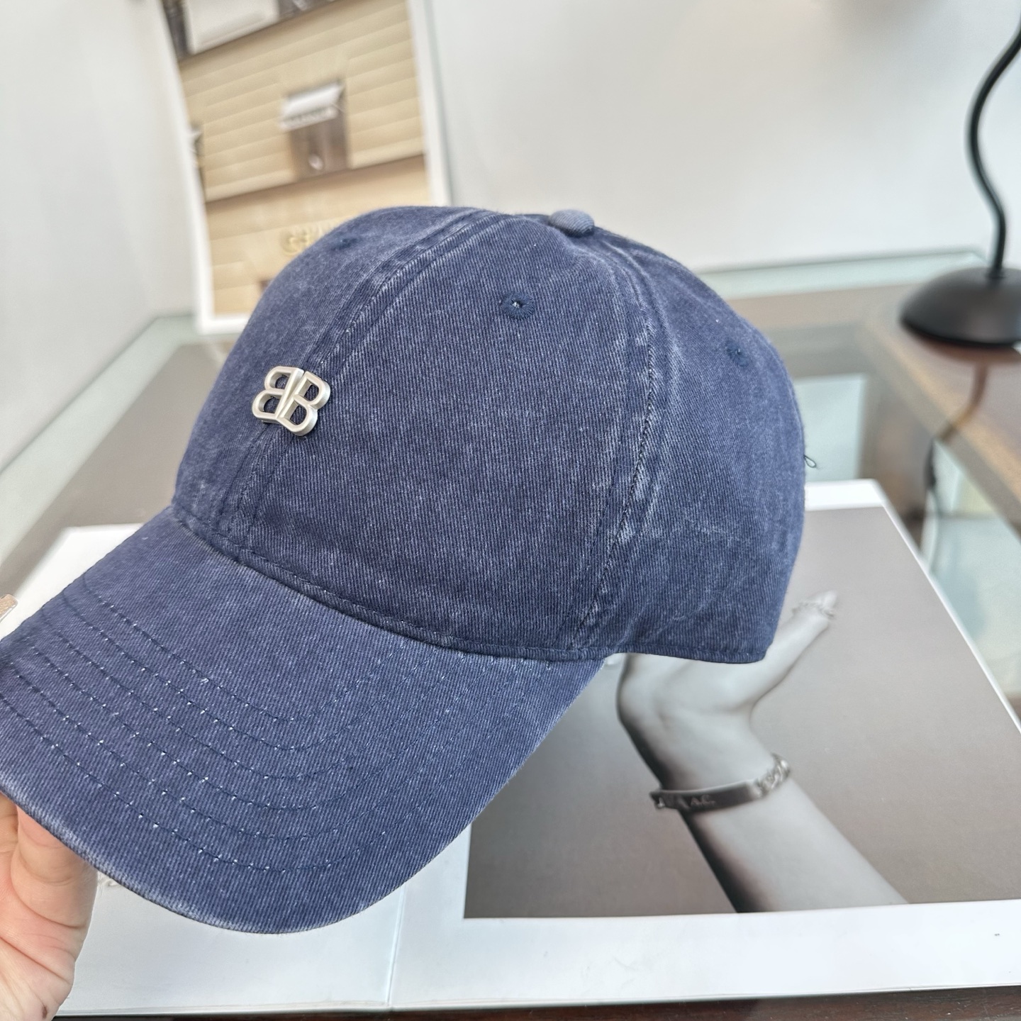 新品Balenciaga 巴黎世家字母新款棒球帽 现货秒发🧢简约时尚超级无敌好看的帽子！情侣款！