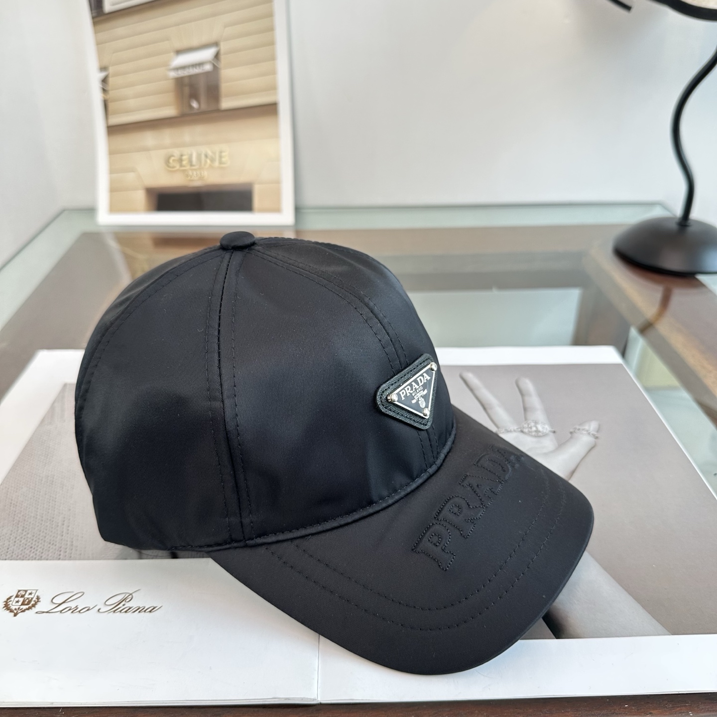 Prada 普拉达 三角标棒球帽
