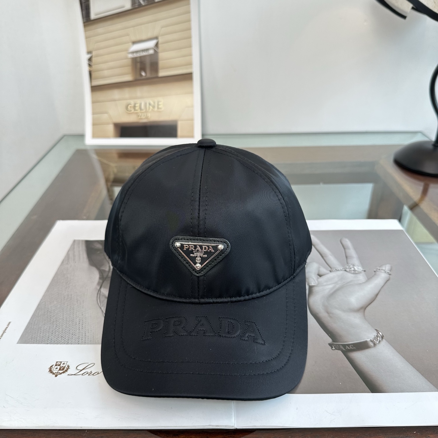 Prada 普拉达 三角标棒球帽