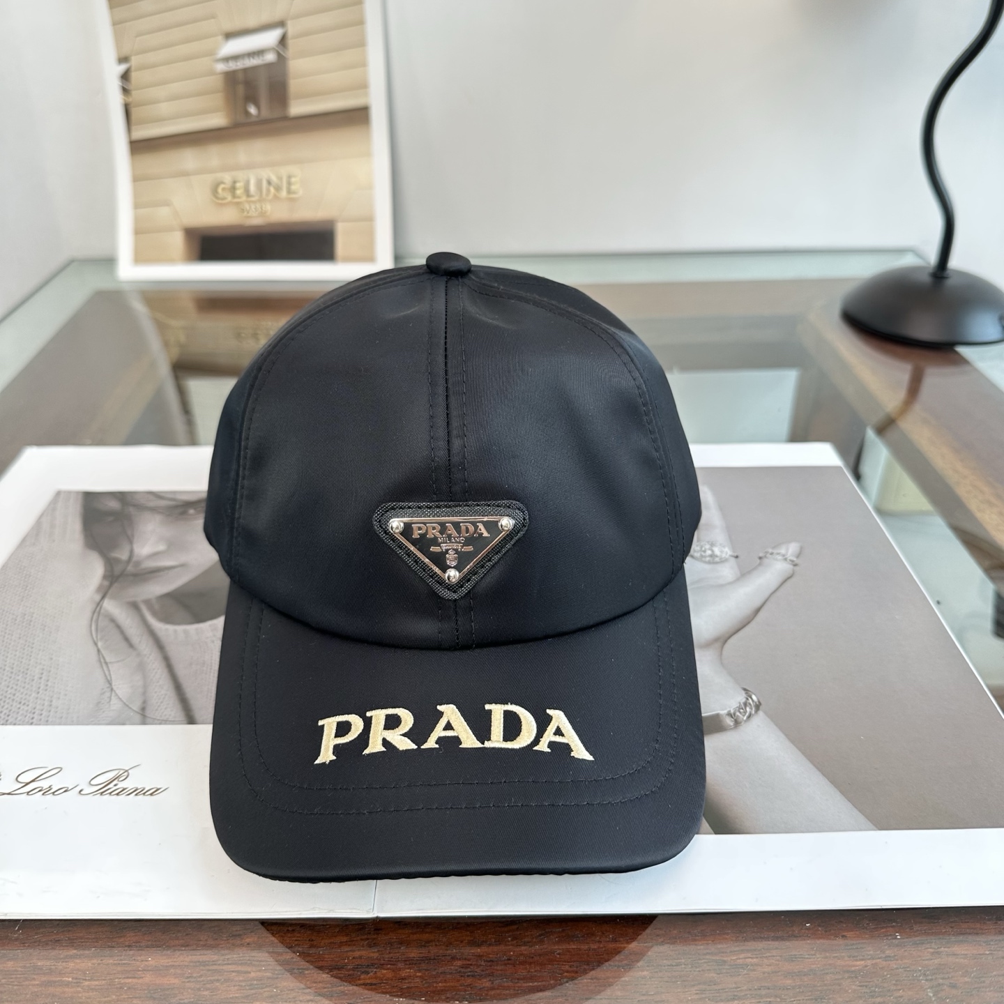 Prada 普拉达 三角标棒球帽