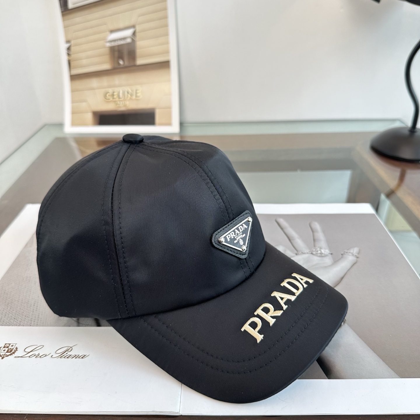 Prada 普拉达 三角标棒球帽