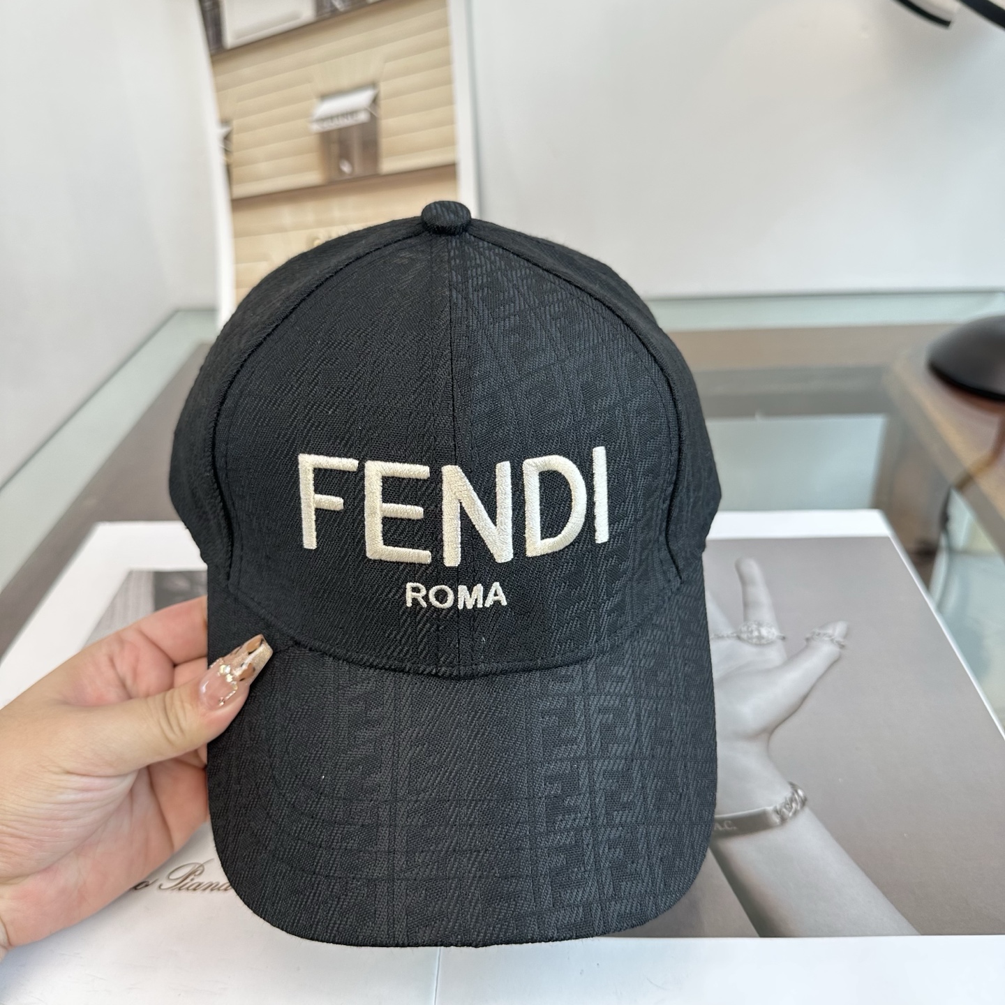 Fendi FENDI芬迪 老花系列棒球帽 FF中古单品，气质穿搭单品，质量杠杠