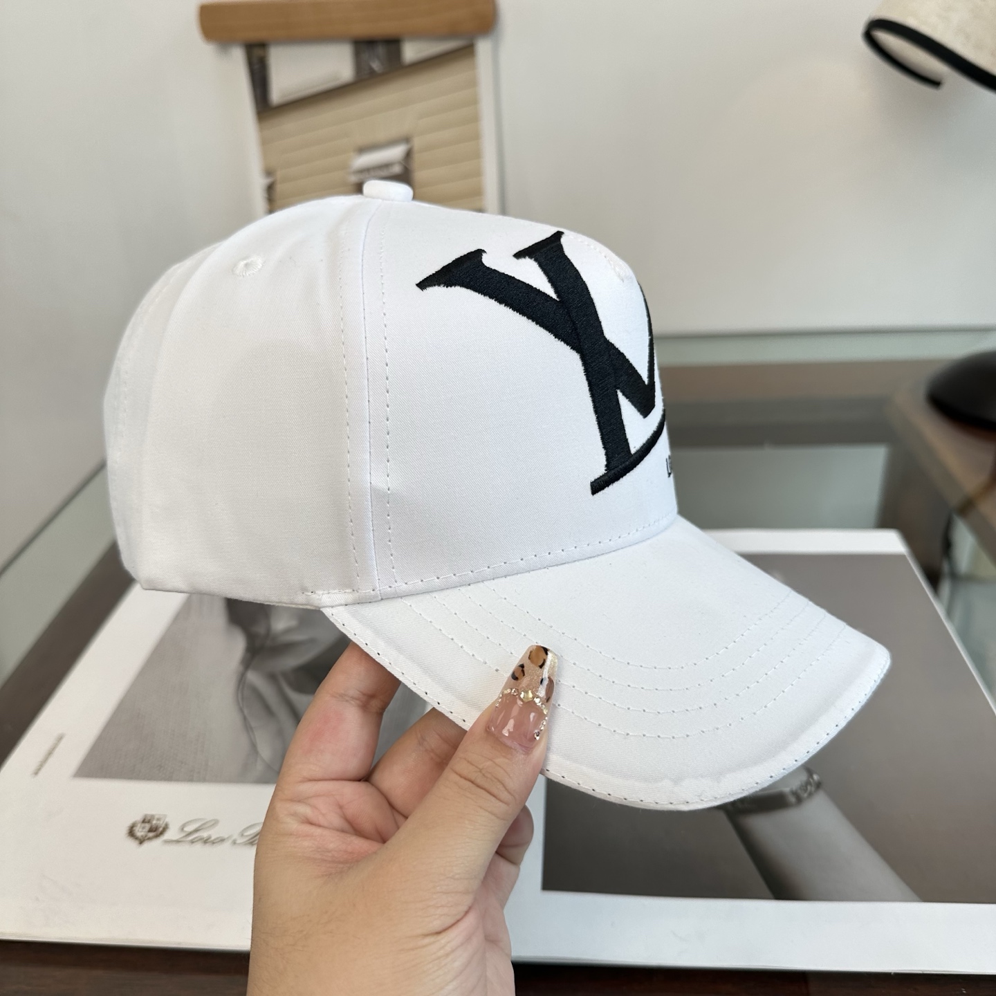 🧢路易威登棒球帽 LouisVuitton😍新款LV棒球帽，重工打造♥️高端大气，百搭款🤗男女通用！