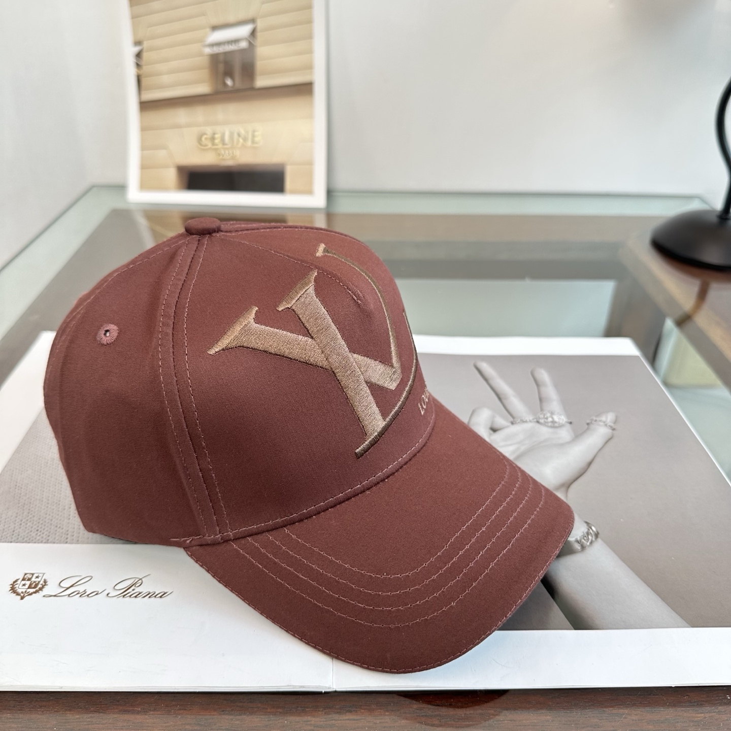 🧢路易威登棒球帽 LouisVuitton😍新款LV棒球帽，重工打造♥️高端大气，百搭款🤗男女通用！