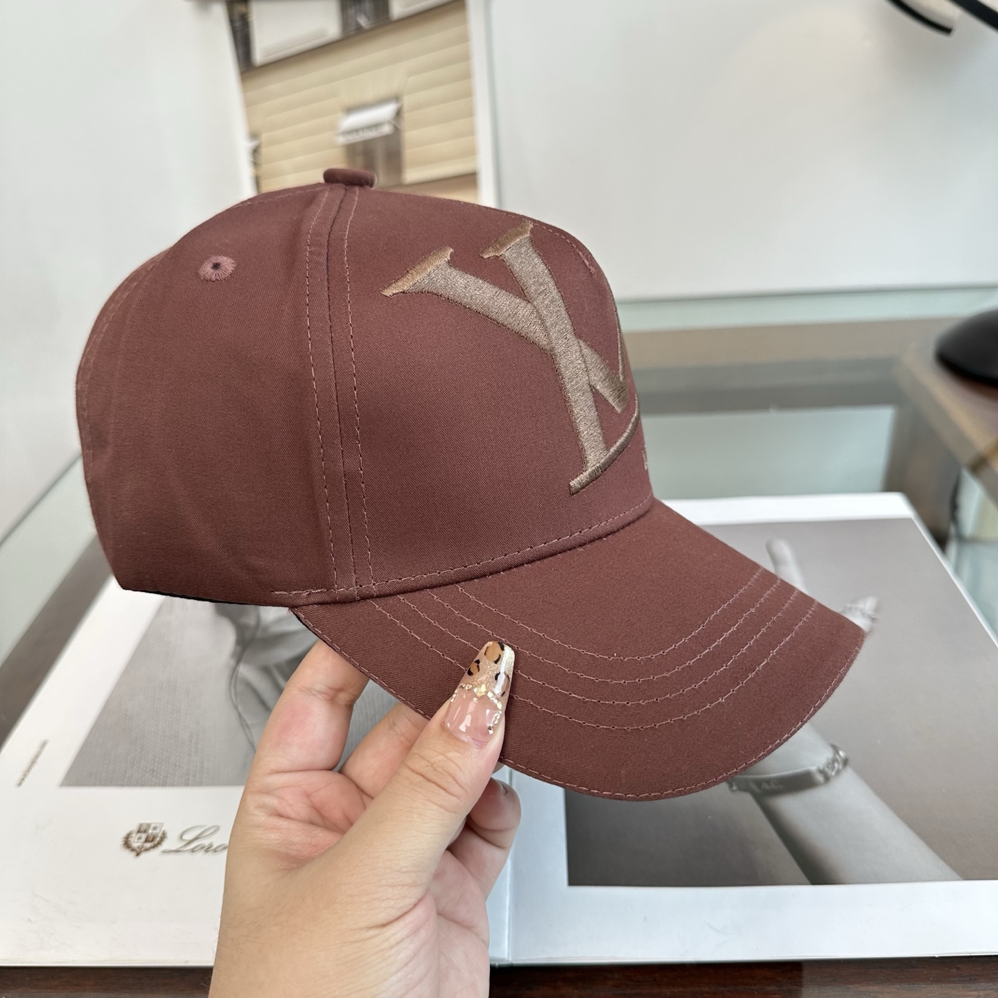 🧢路易威登棒球帽 LouisVuitton😍新款LV棒球帽，重工打造♥️高端大气，百搭款🤗男女通用！