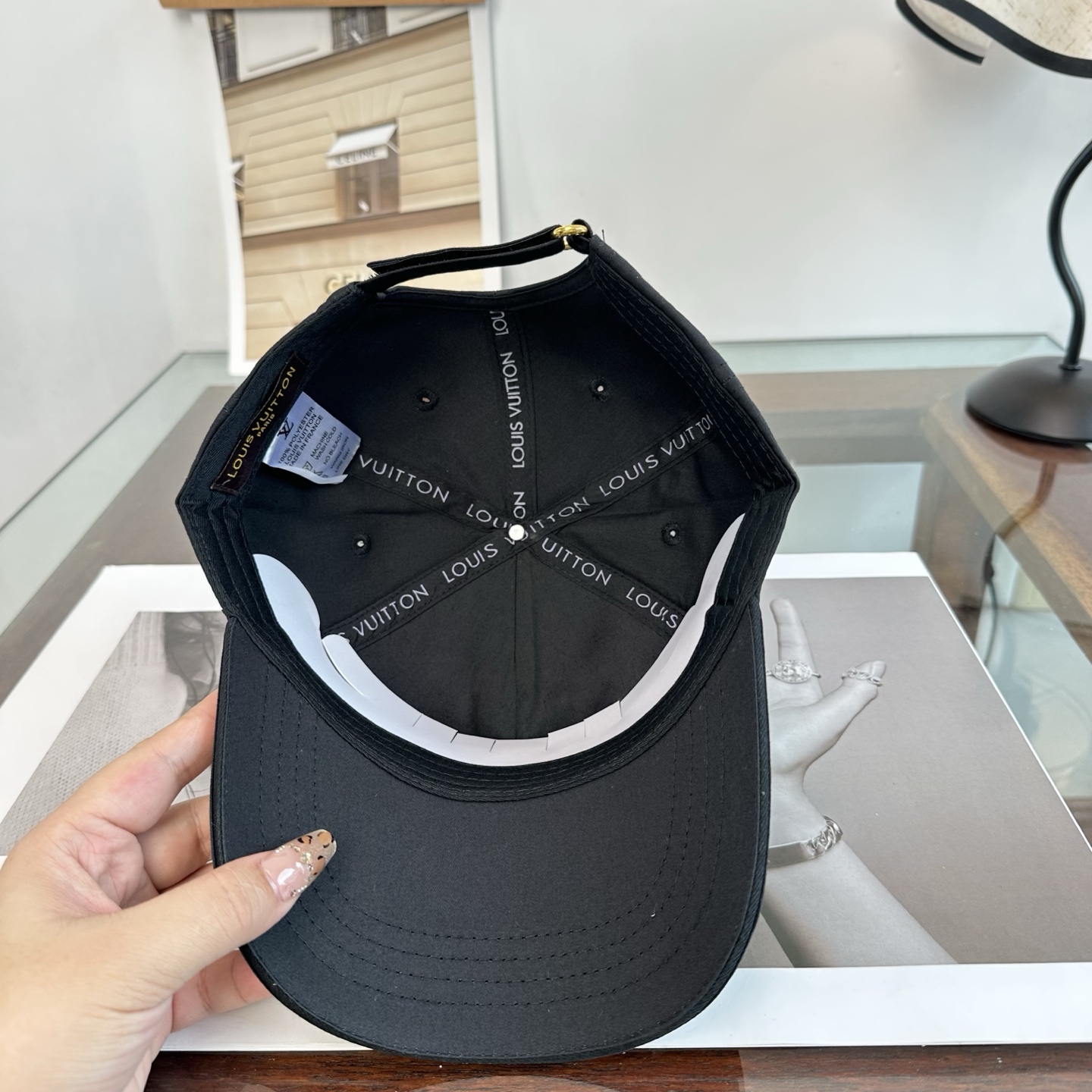 🧢路易威登棒球帽 LouisVuitton😍新款LV棒球帽，重工打造♥️高端大气，百搭款🤗男女通用！
