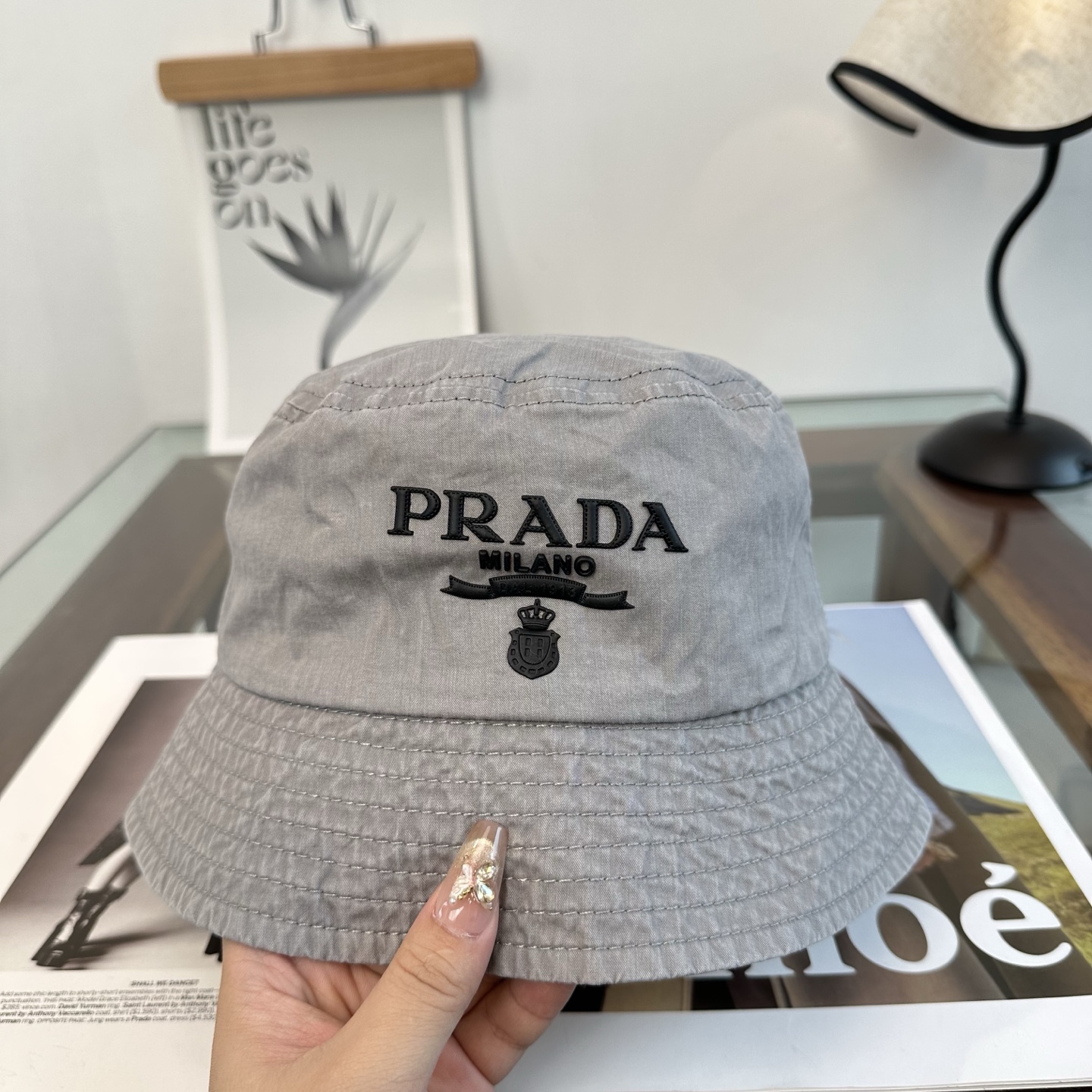 普拉达 Prada 经典渔夫帽，显脸小 大牌款超好搭配，赶紧入手！