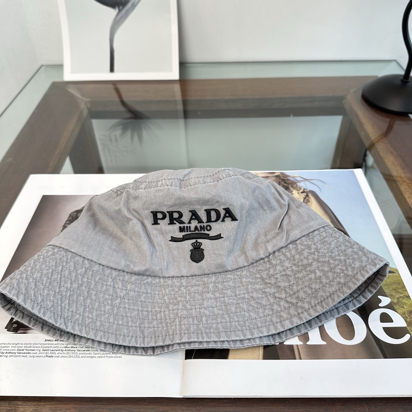 普拉达 Prada 经典渔夫帽，显脸小 大牌款超好搭配，赶紧入手！