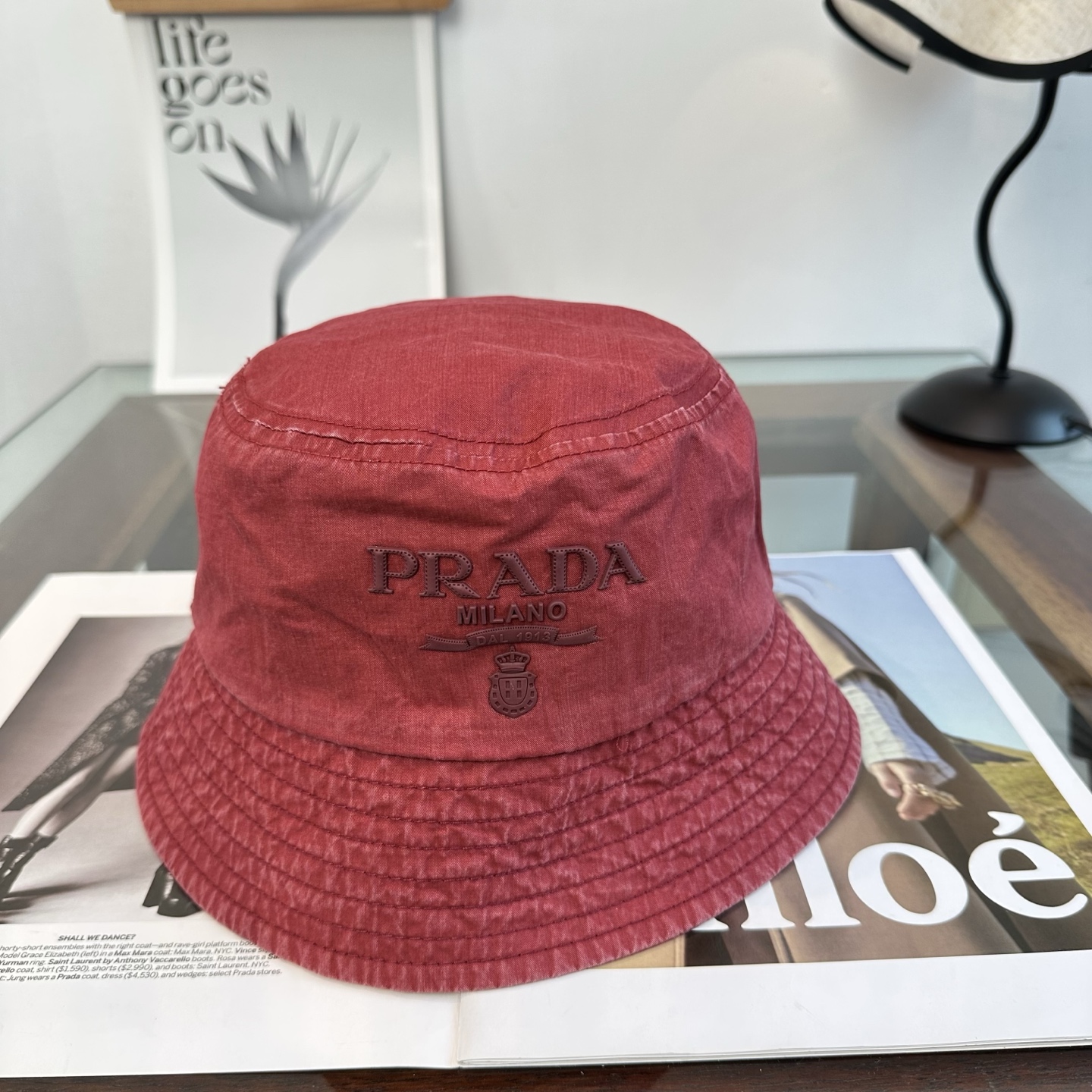 普拉达 Prada 经典渔夫帽，显脸小 大牌款超好搭配，赶紧入手！