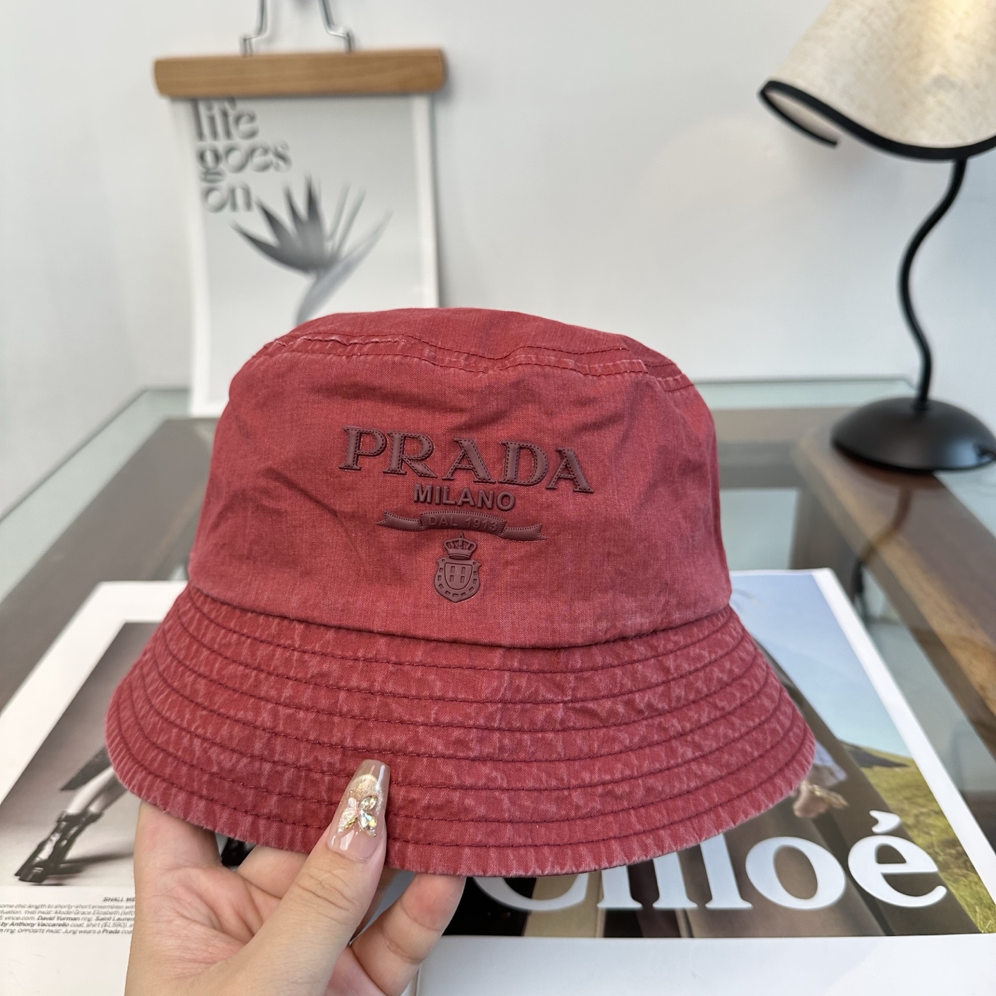 普拉达 Prada 经典渔夫帽，显脸小 大牌款超好搭配，赶紧入手！