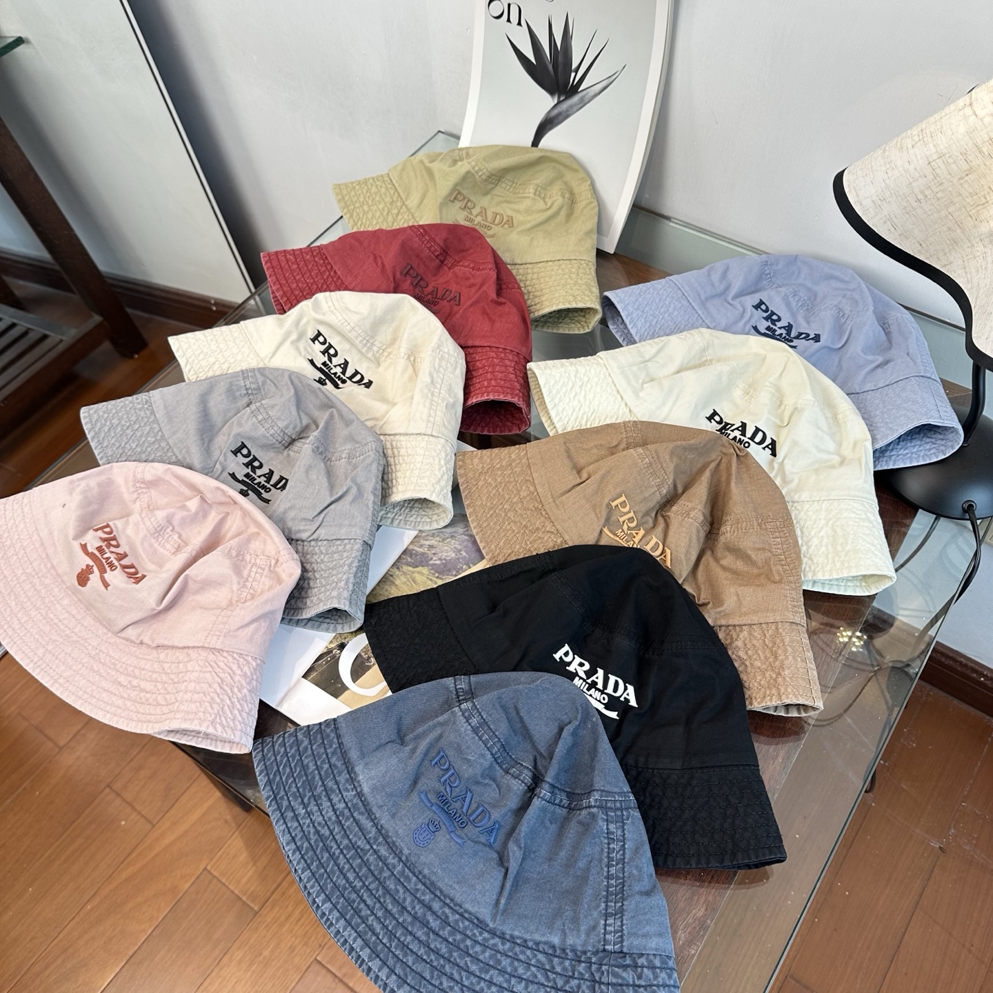 Prada 普拉达 Prada 渔夫帽，显脸小 款超好搭配，赶紧入手